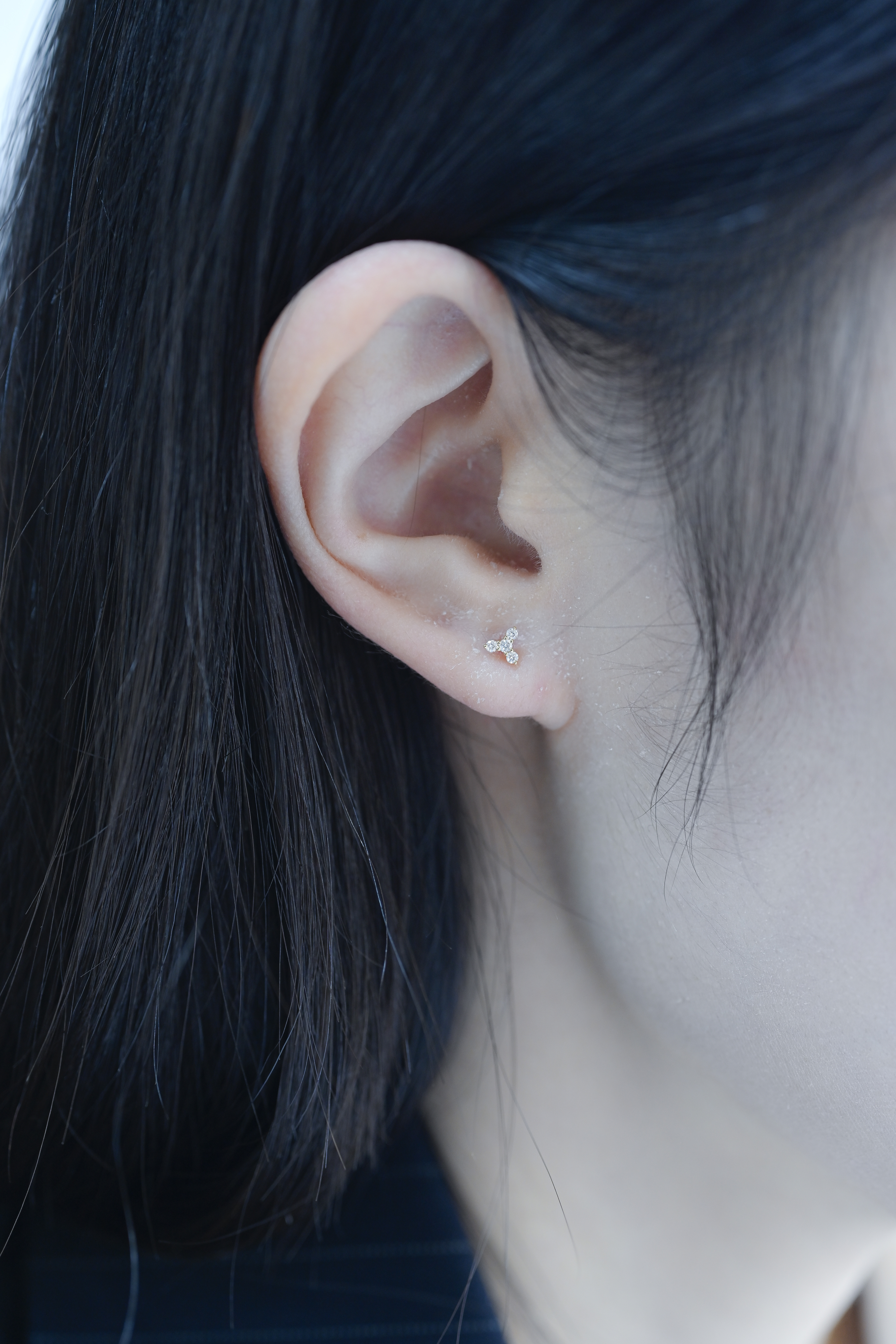 18K Boomerang Diamond Earring