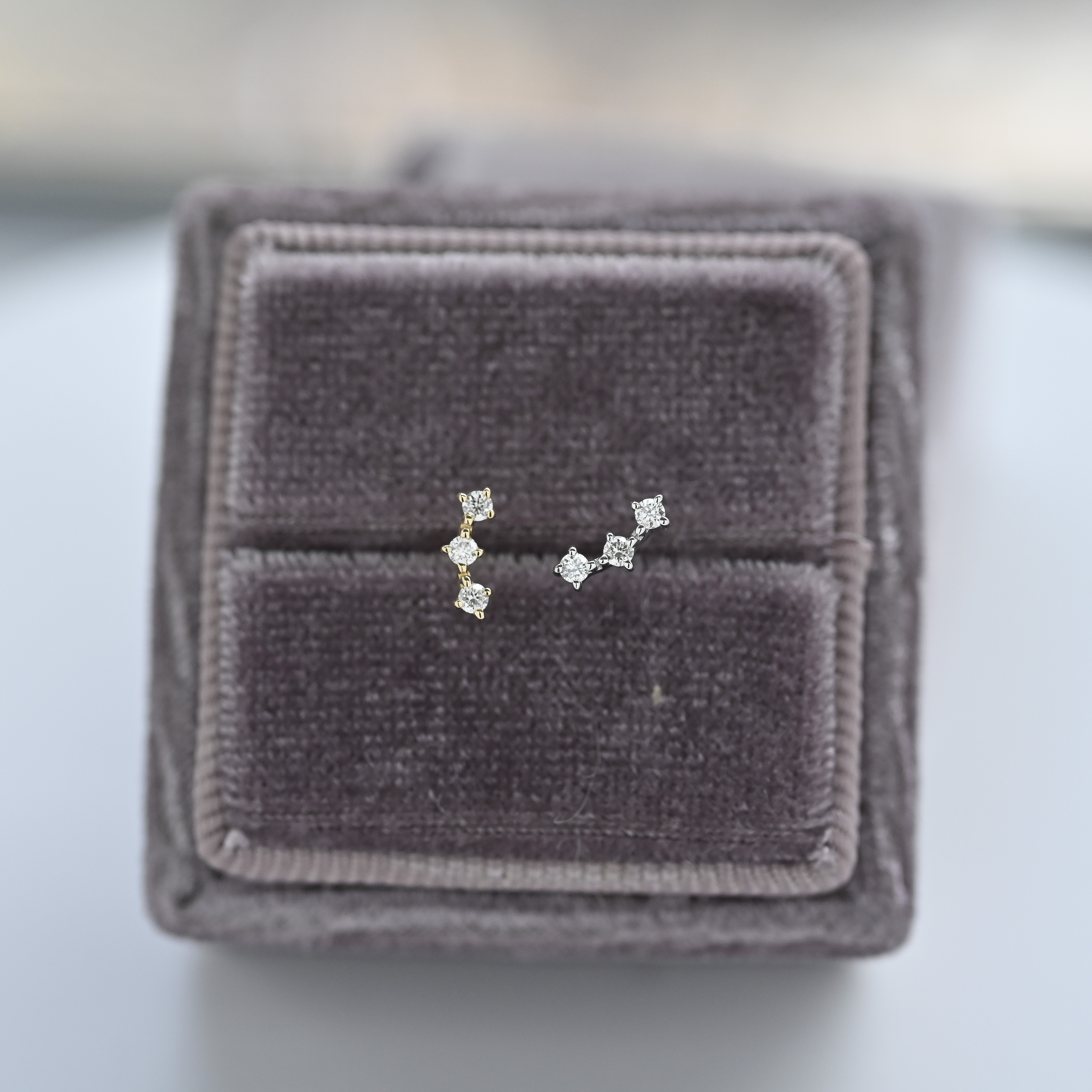 18K Mini Smile Diamond Earring