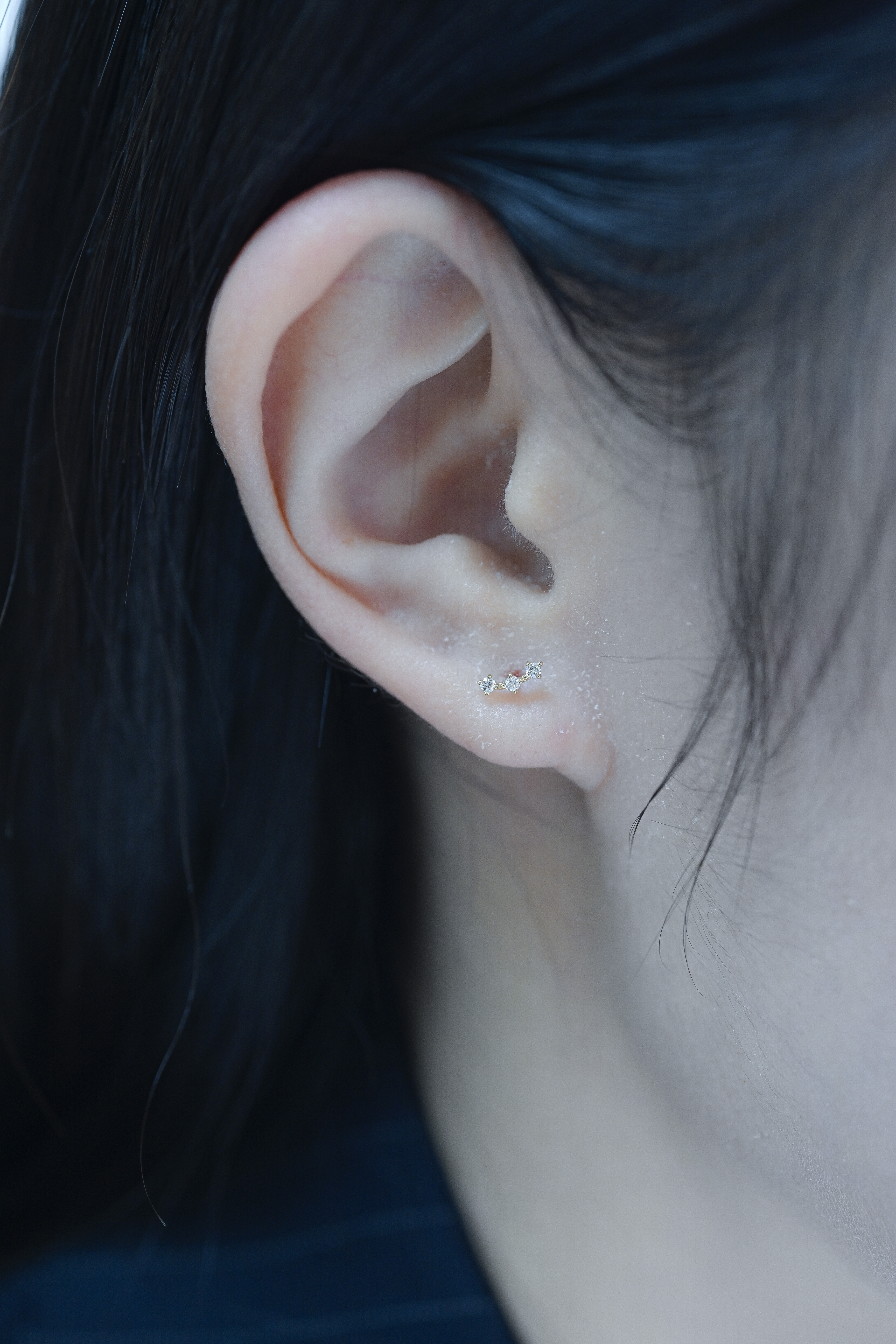 18K Mini Smile Diamond Earring