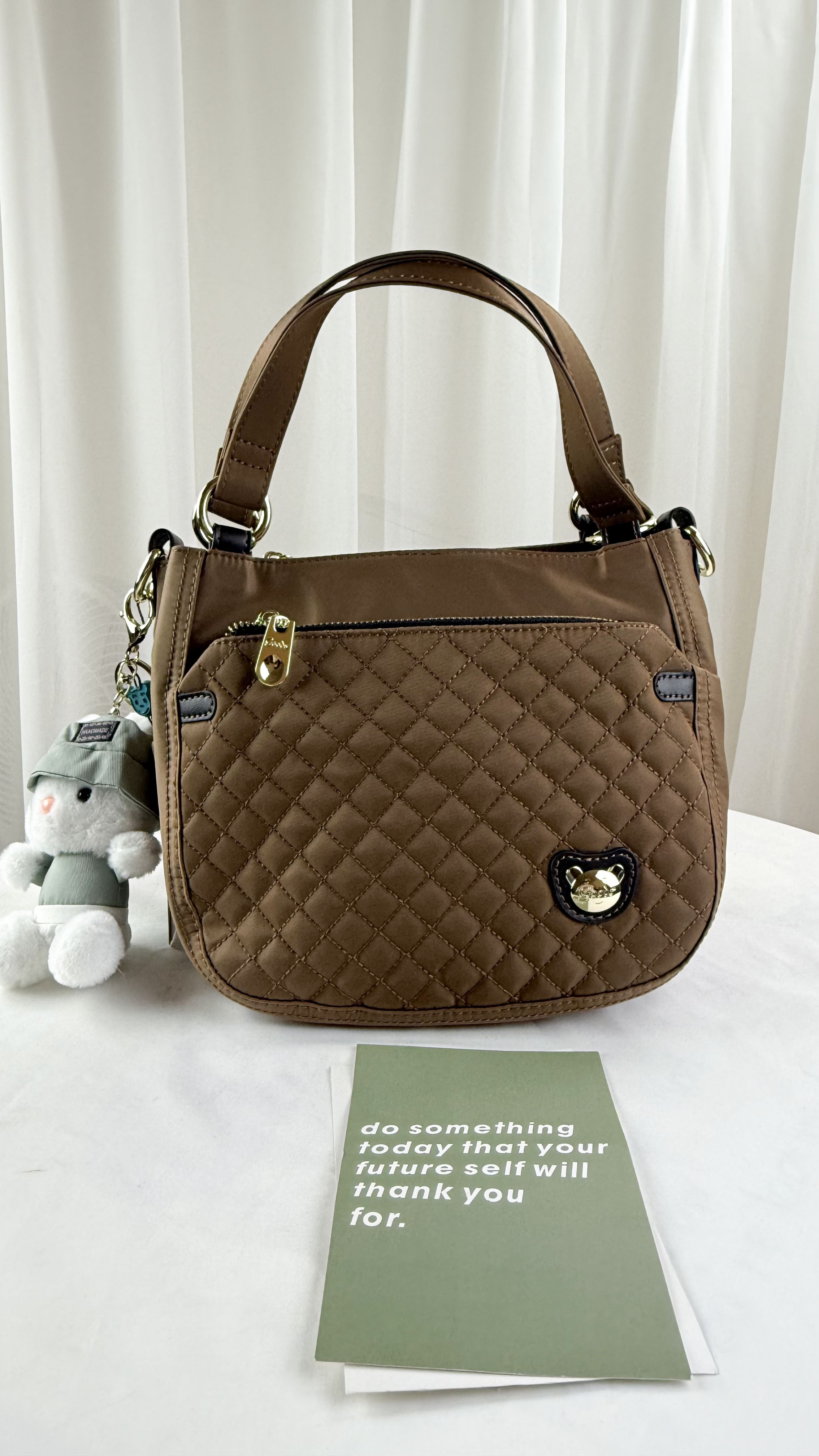 GOODS 棕色菱格紋防潑水手提包 / 側背包 附小熊吊飾 #2527