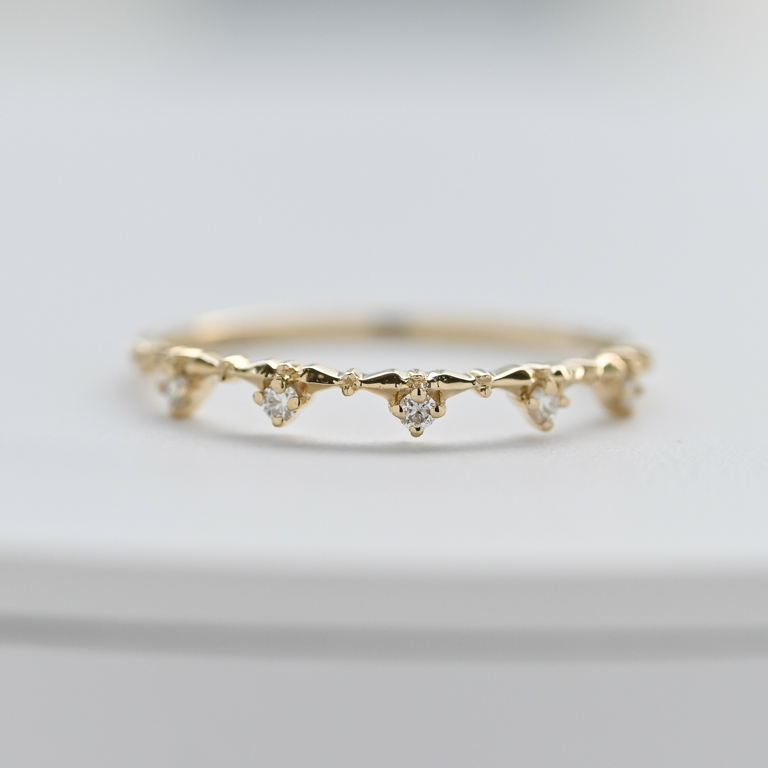 18K Little Corona Diamond Ring