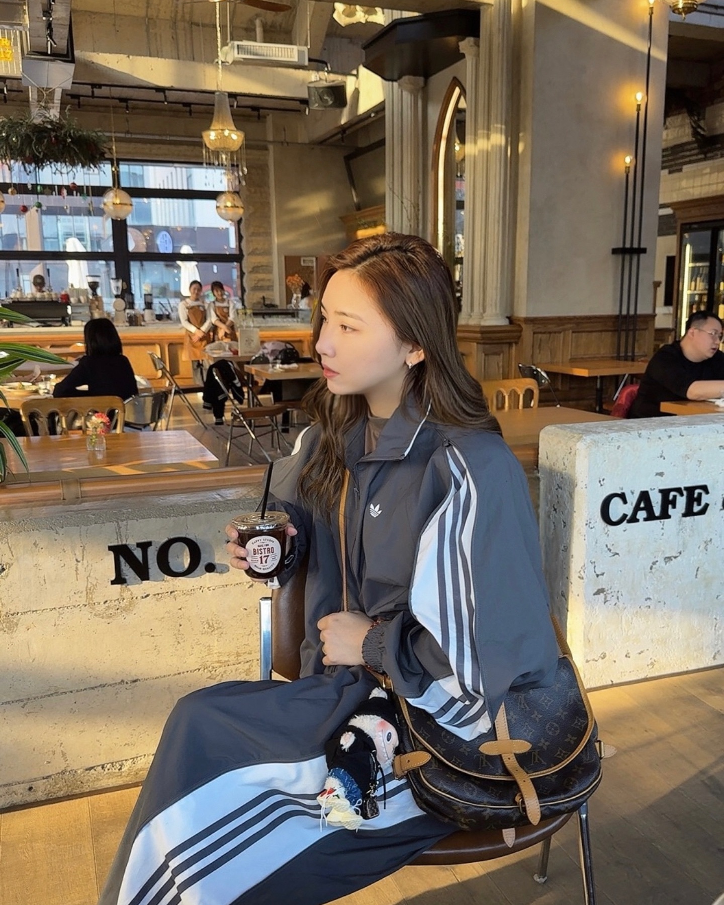 Adidas Originals 2025 Women‘s WOVEN TT ZIP Black Jacket and pants 黑色