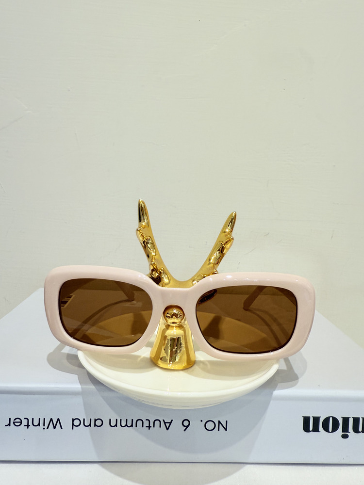 粉色長方形茶色鏡片墨鏡