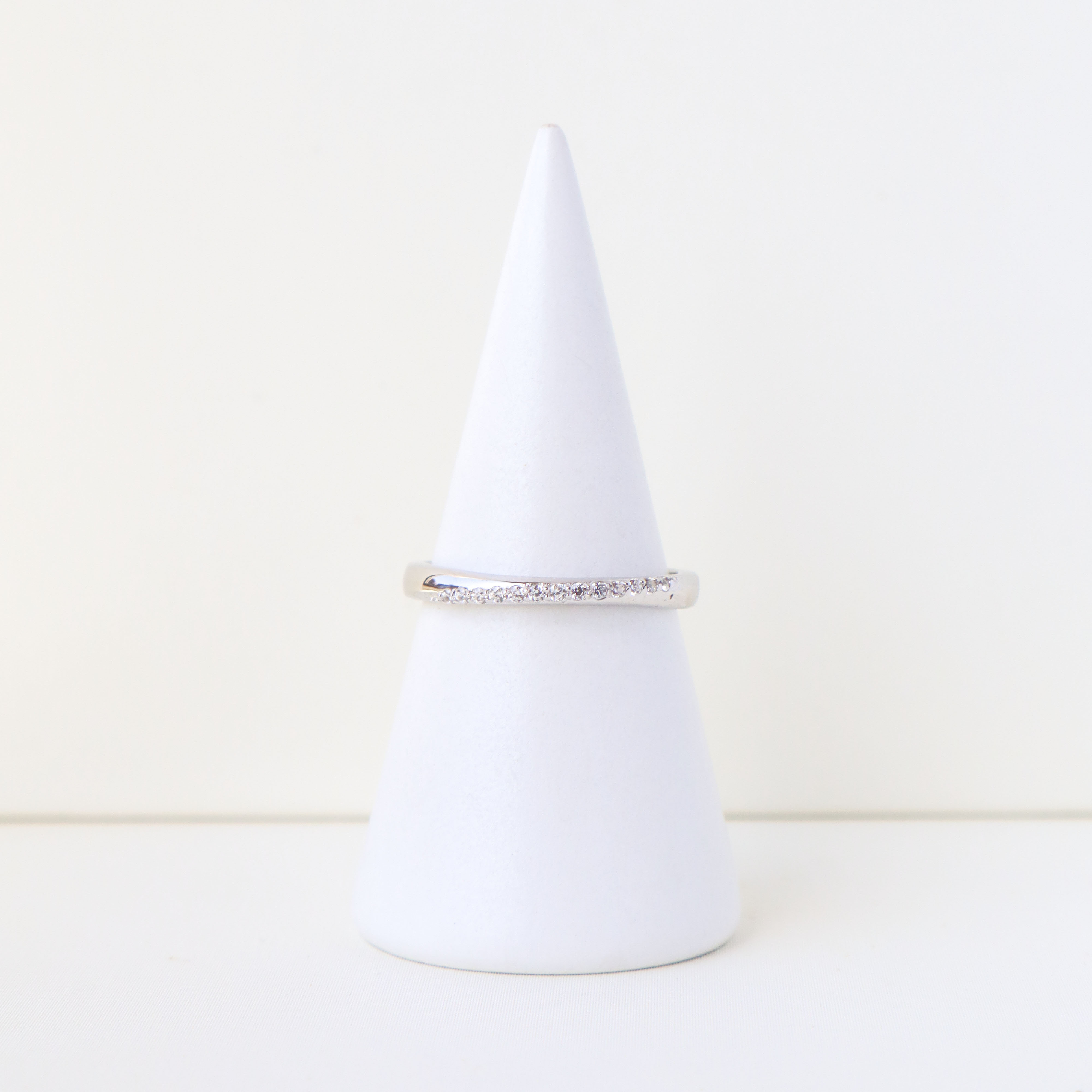 Silver/微旋排鑽戒指