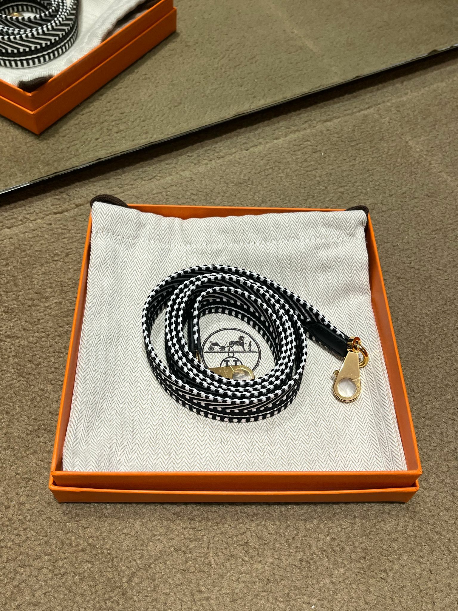 大扣肩带Bag strap 25mm x 105cm noir/blanc cc