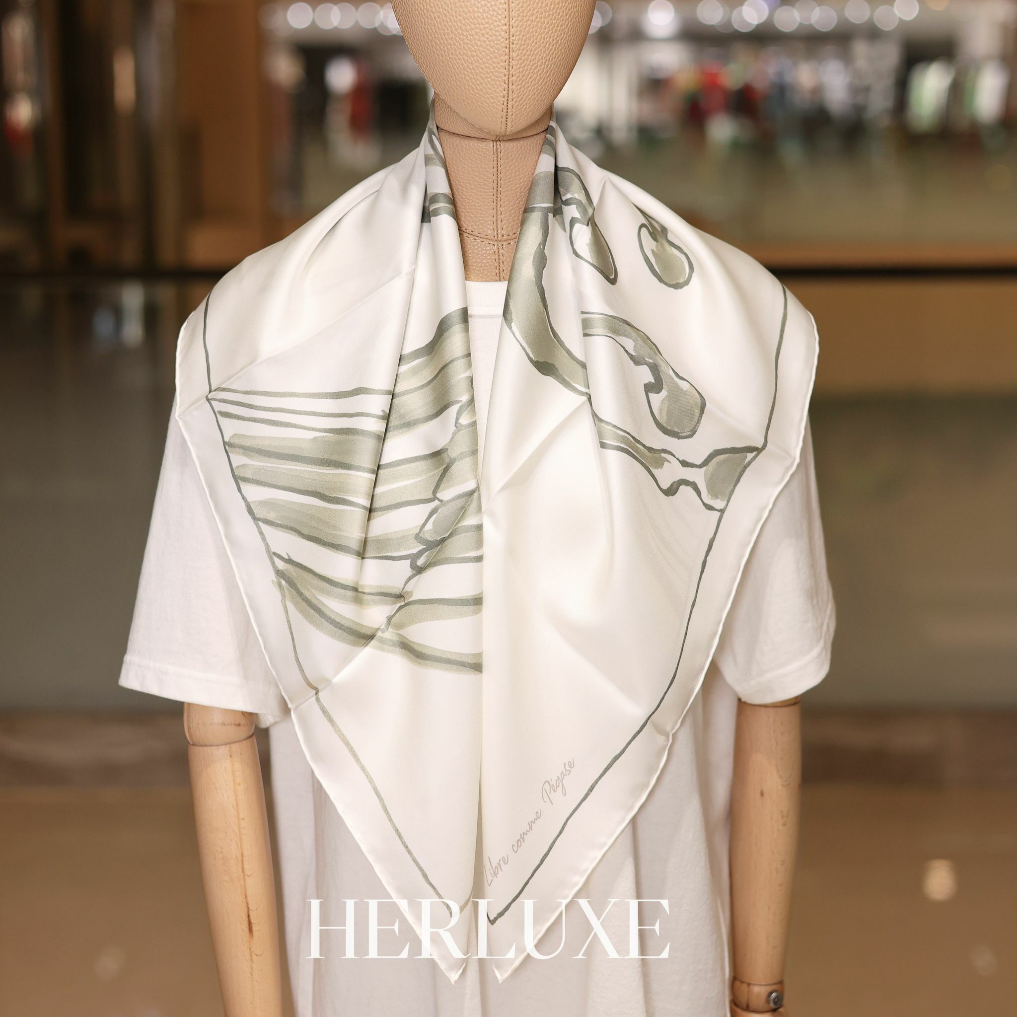 Libre Comme Pegase blanc / argile / kaki scarf 100% soie 90x90cm