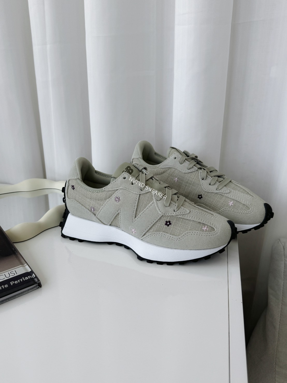 <快速出貨> New Balance 327 刺繡小碎花 抹茶綠