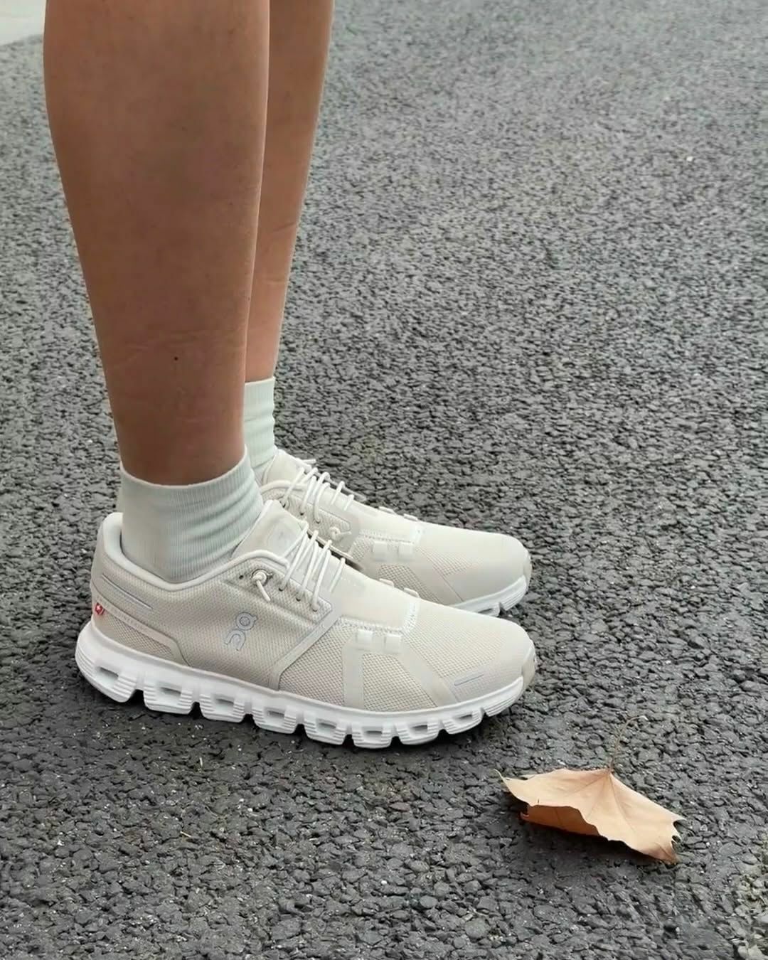 Women's On Cloud 6 Sneakers