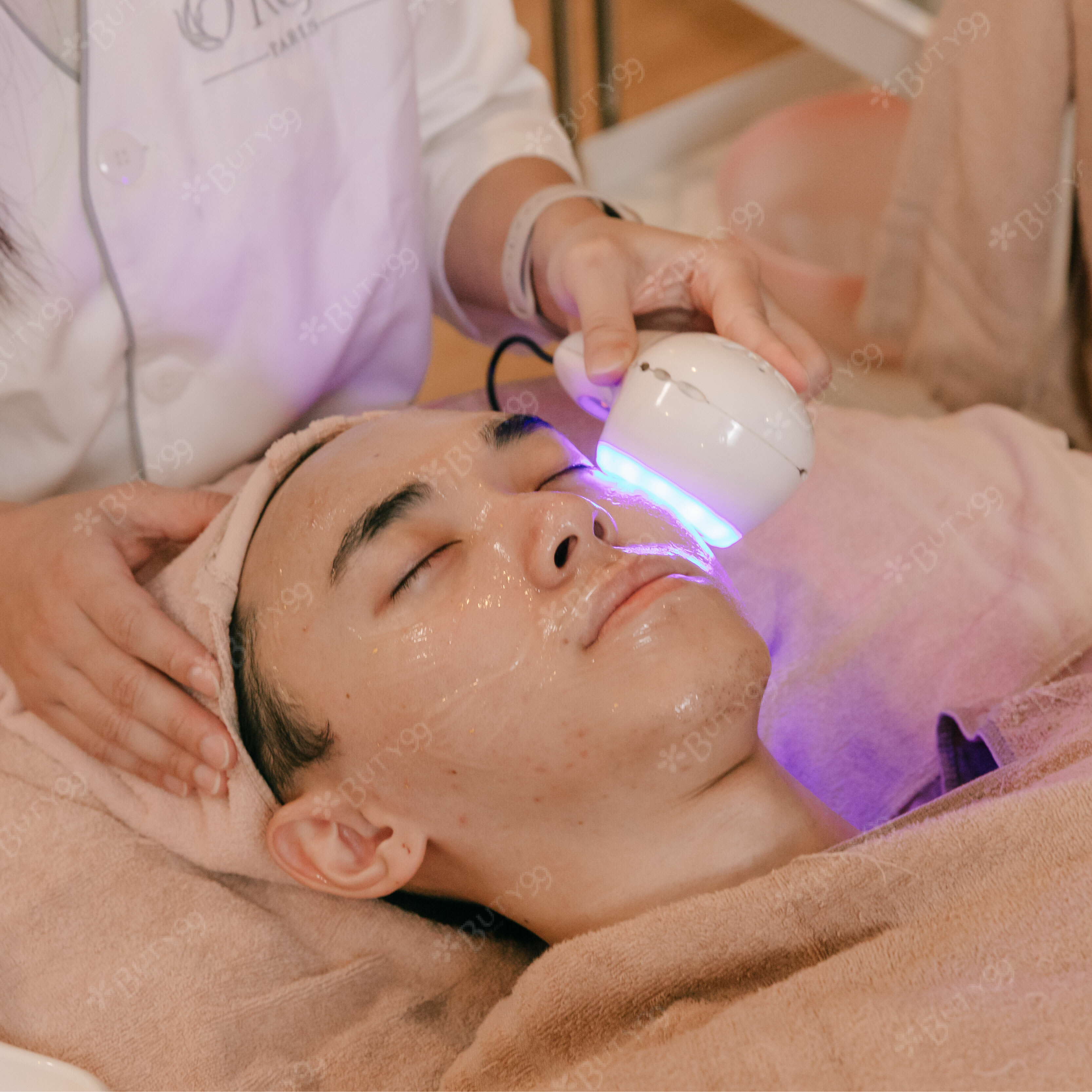 《北南部》男女適用!膠原蛋白臉部拉提緊緻輪廓線+耳穴健康按摩,750元