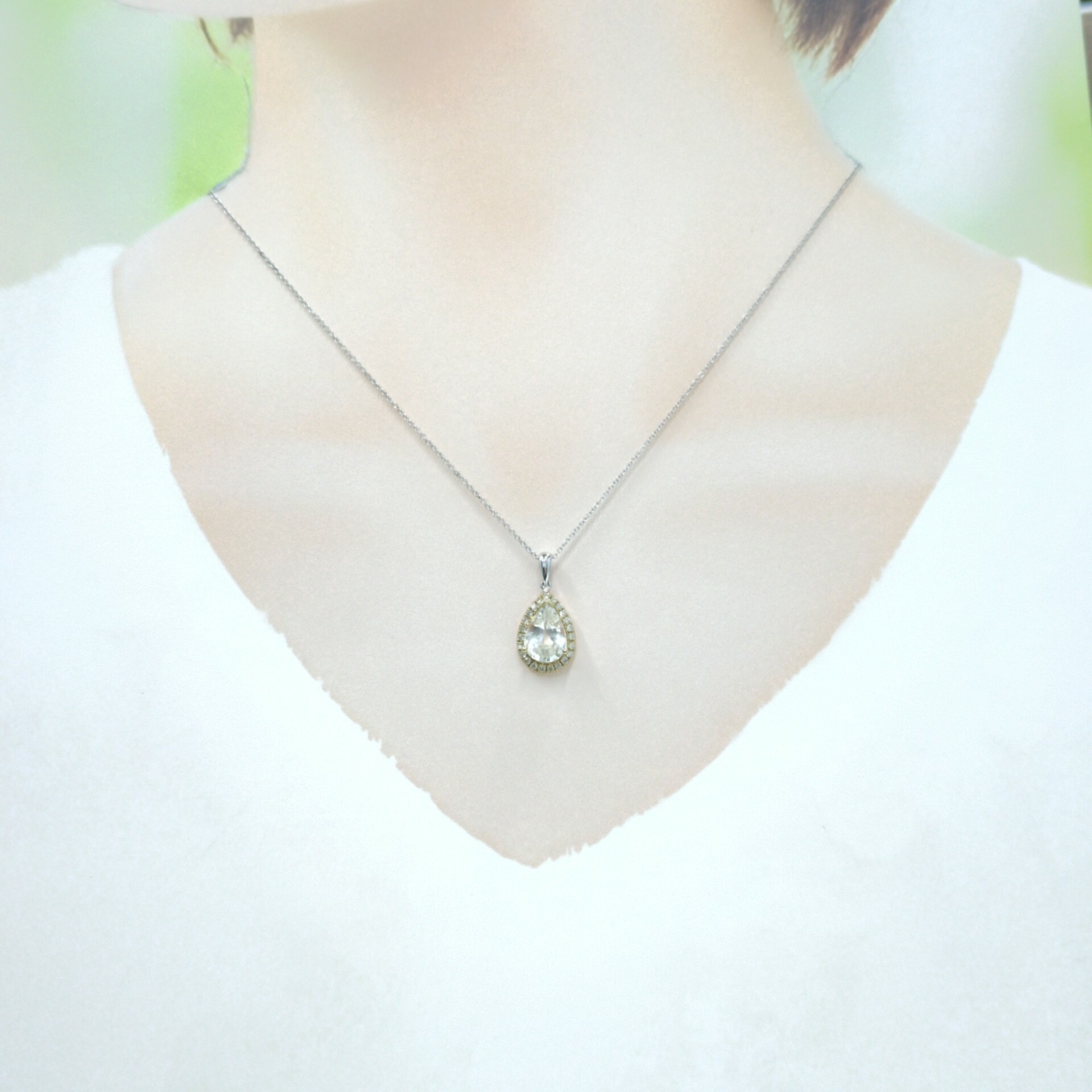 18K Gold 2.39ct Sapphire and Diamond Pendant