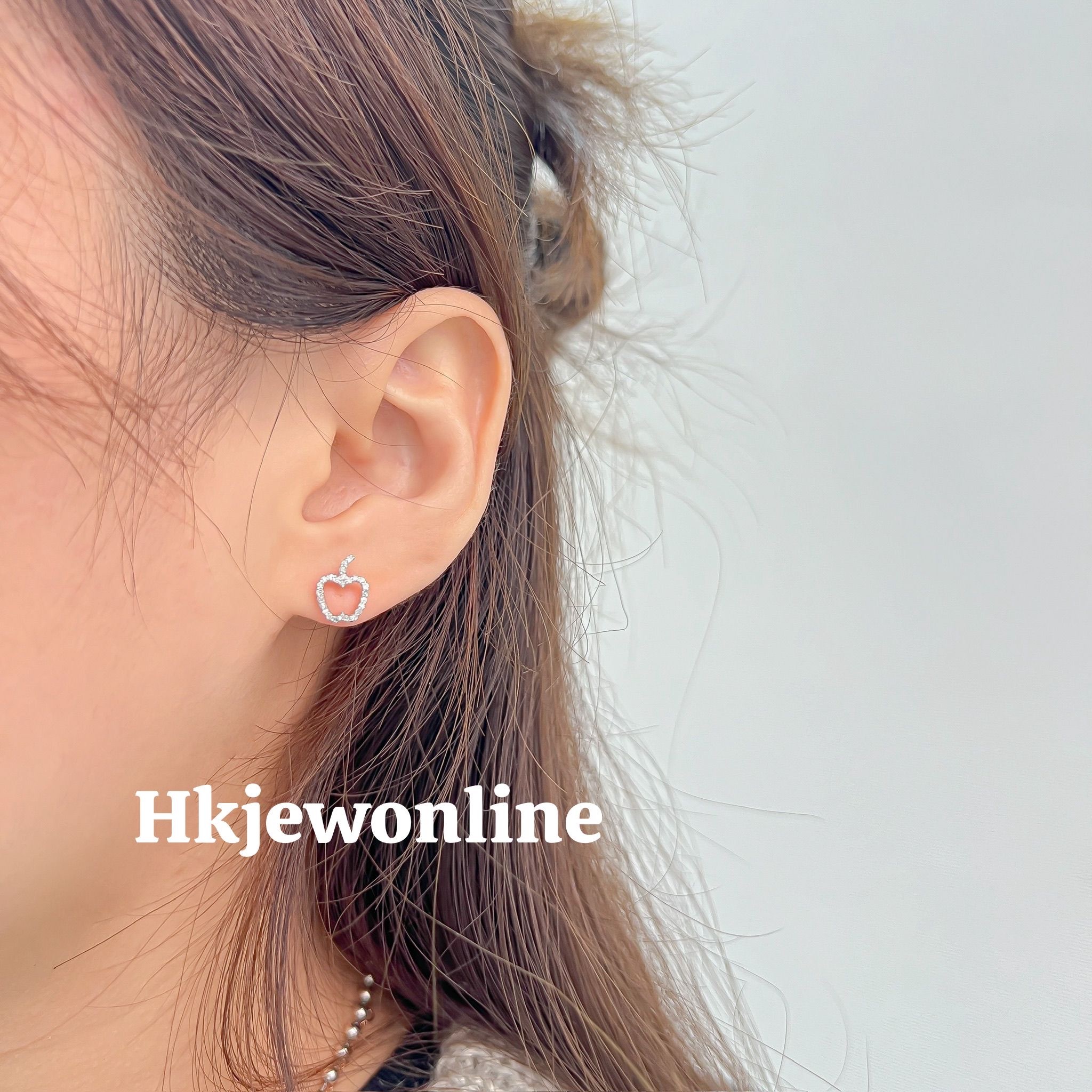 🍎 18K White Gold Apple Diamond Earrings