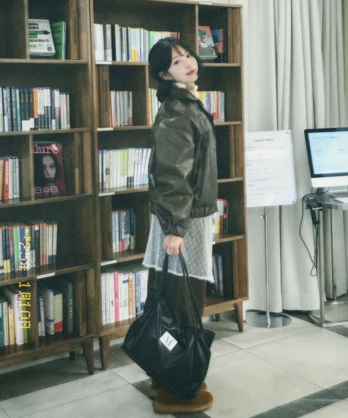 【MUCENT】GRIEK LEATHER SHOULDER BAG MUCENT GRIEK LEATHER SHOULDER BAG UNISEX