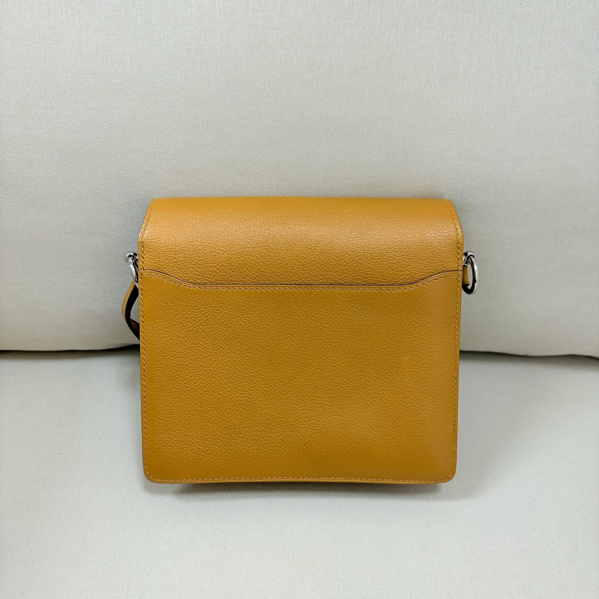 Hermes Roulis 18 - Sesame / Shw