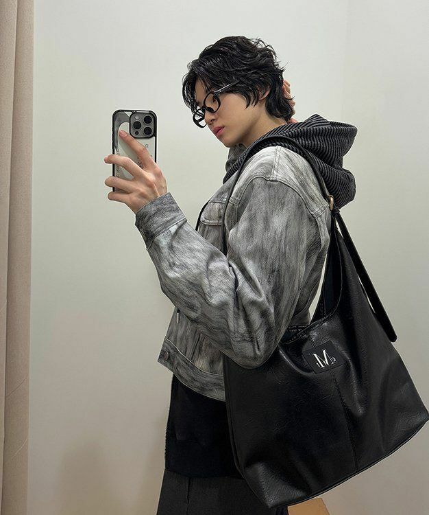 MUCENT CRESCENT LEATHER SHOULDER BAG UNISEX