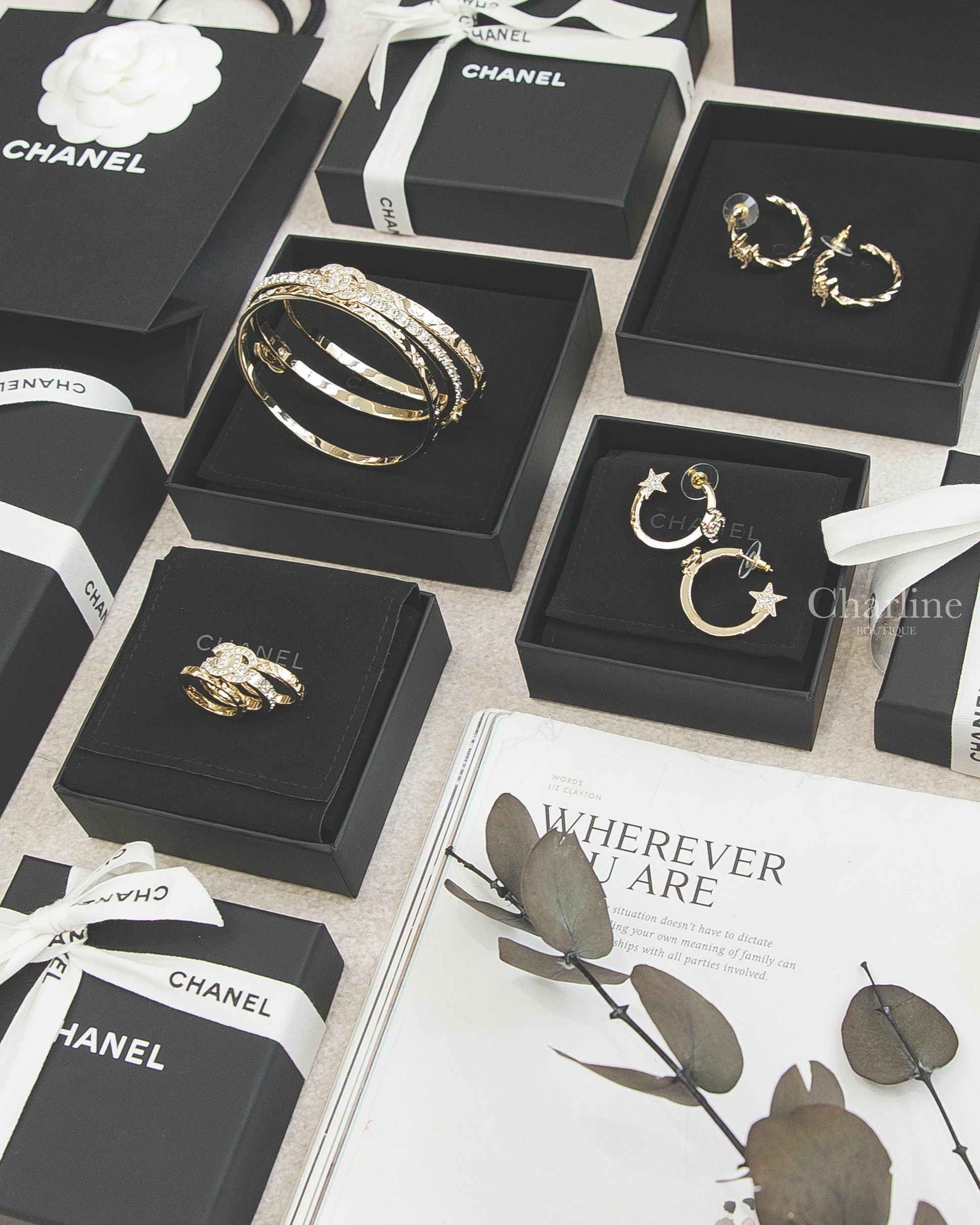 Chanel Ring 金色CC菱格紋/水鑽CC戒指三件組,金色水鑽CC星星圈型耳環,金色條紋水鑽CC圈型耳環,金色CC水鑽菱格紋/水鑽CC手鐲三件組-Charline Boutique 精品代購