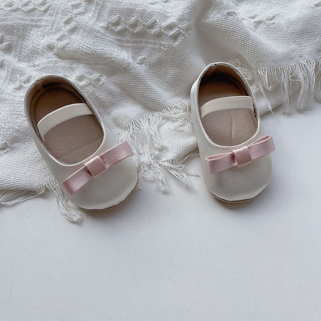 緞面蝴蝶結娃娃鞋