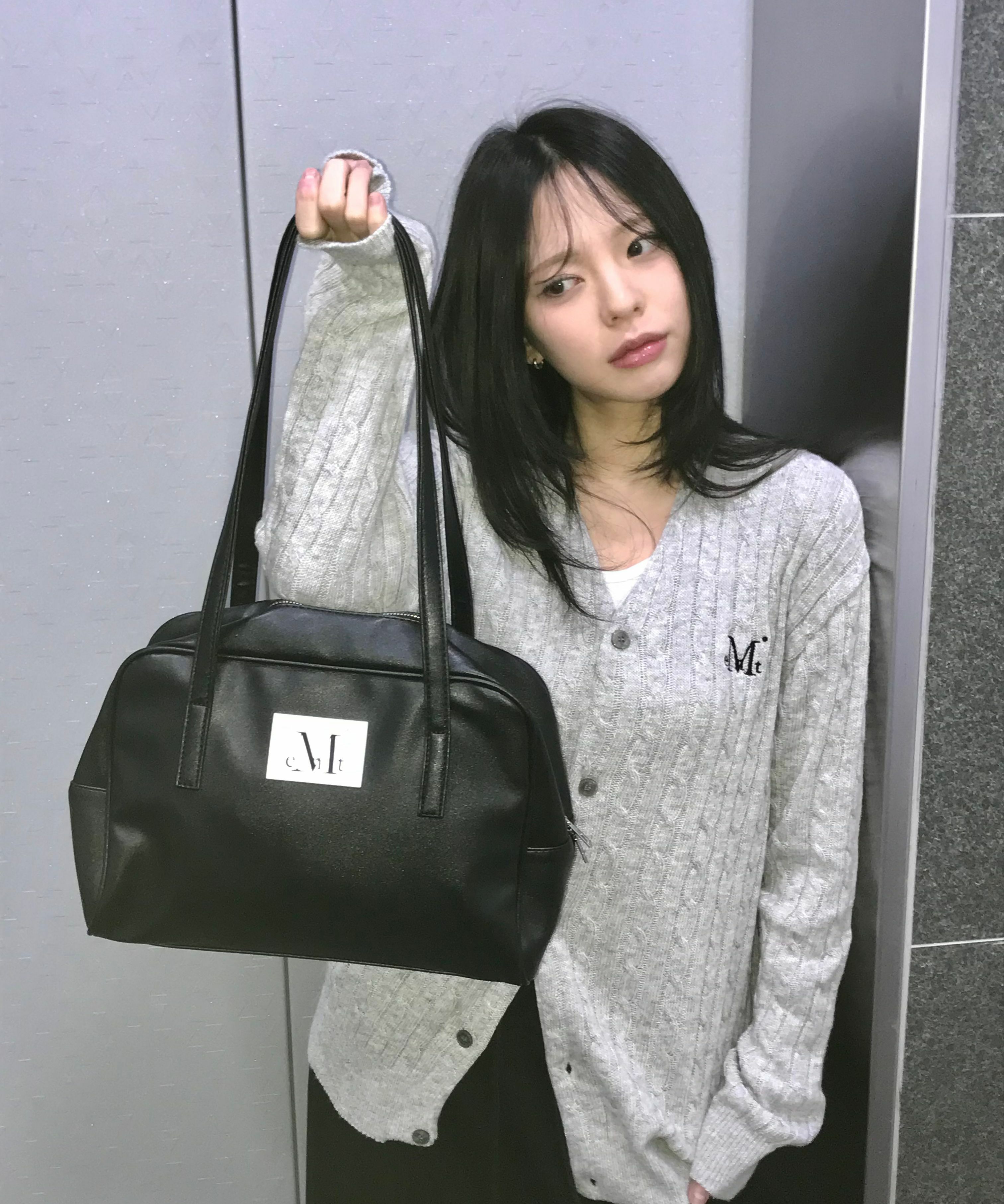 MUCENT TIVE LEATHER SHOULDER BAG UNISEX