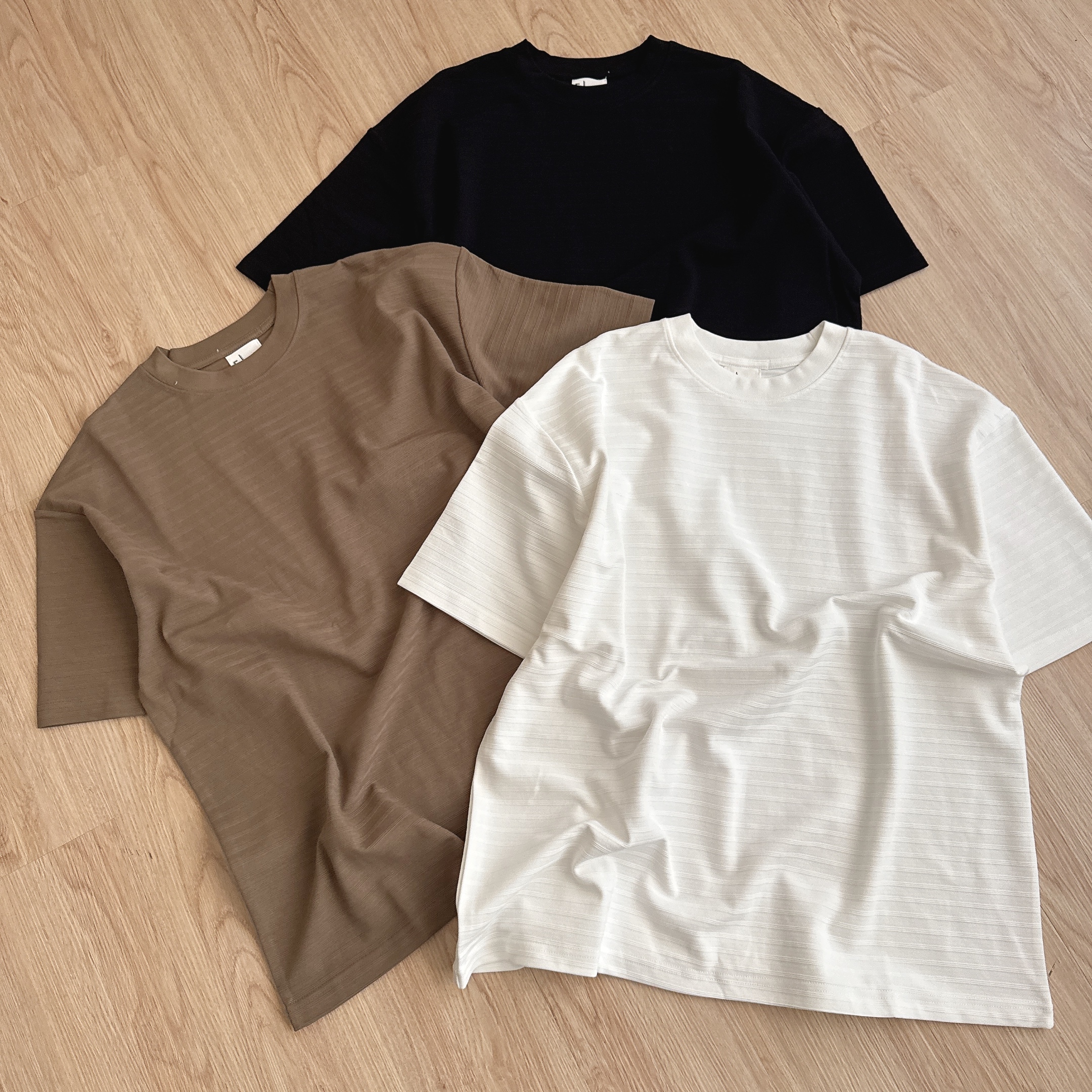 1200!!（現貨）ST023 250G 素面 立體 橫條紋理 短T