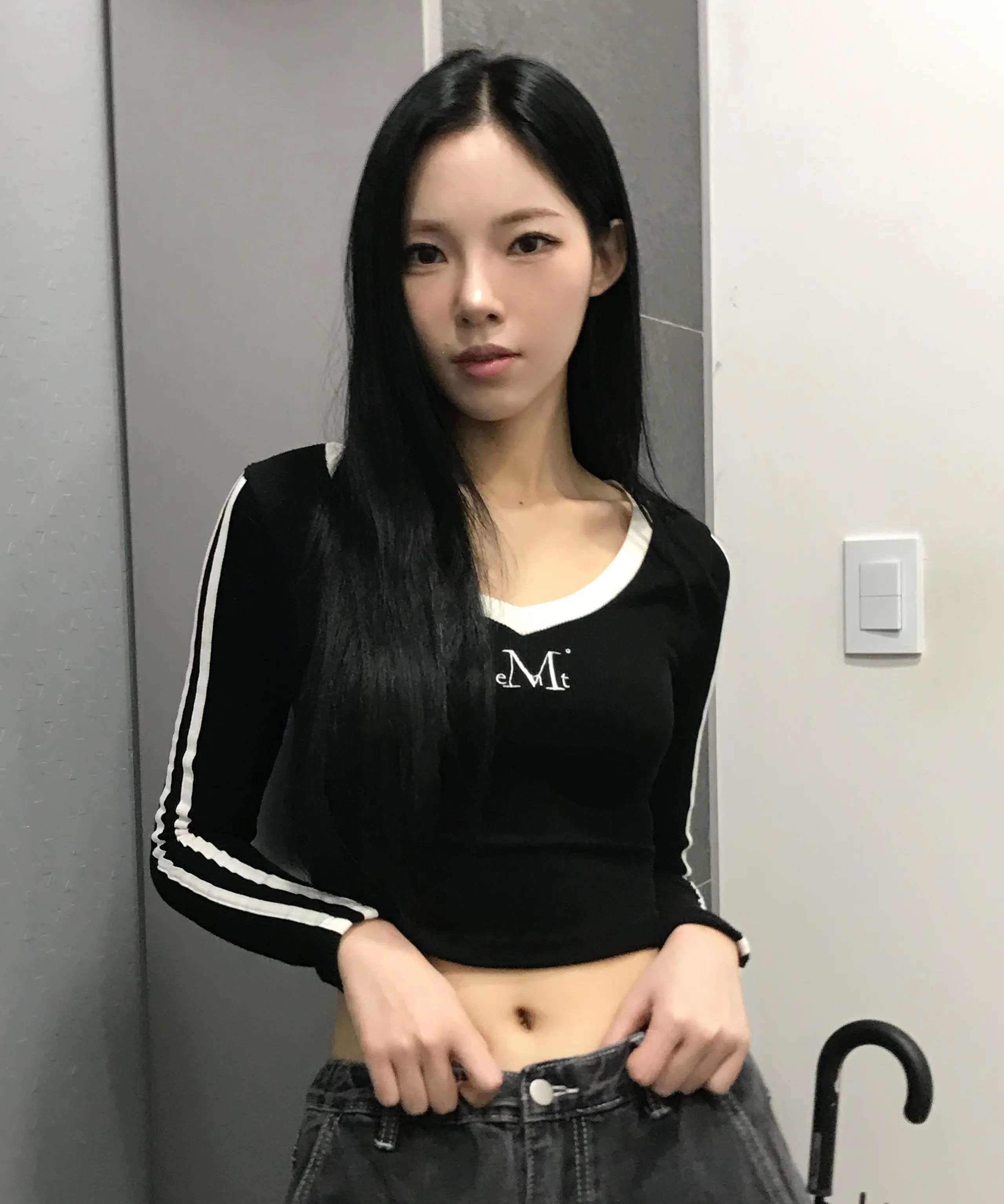 MUCENT BINDING TRACK LINE V-NECK T