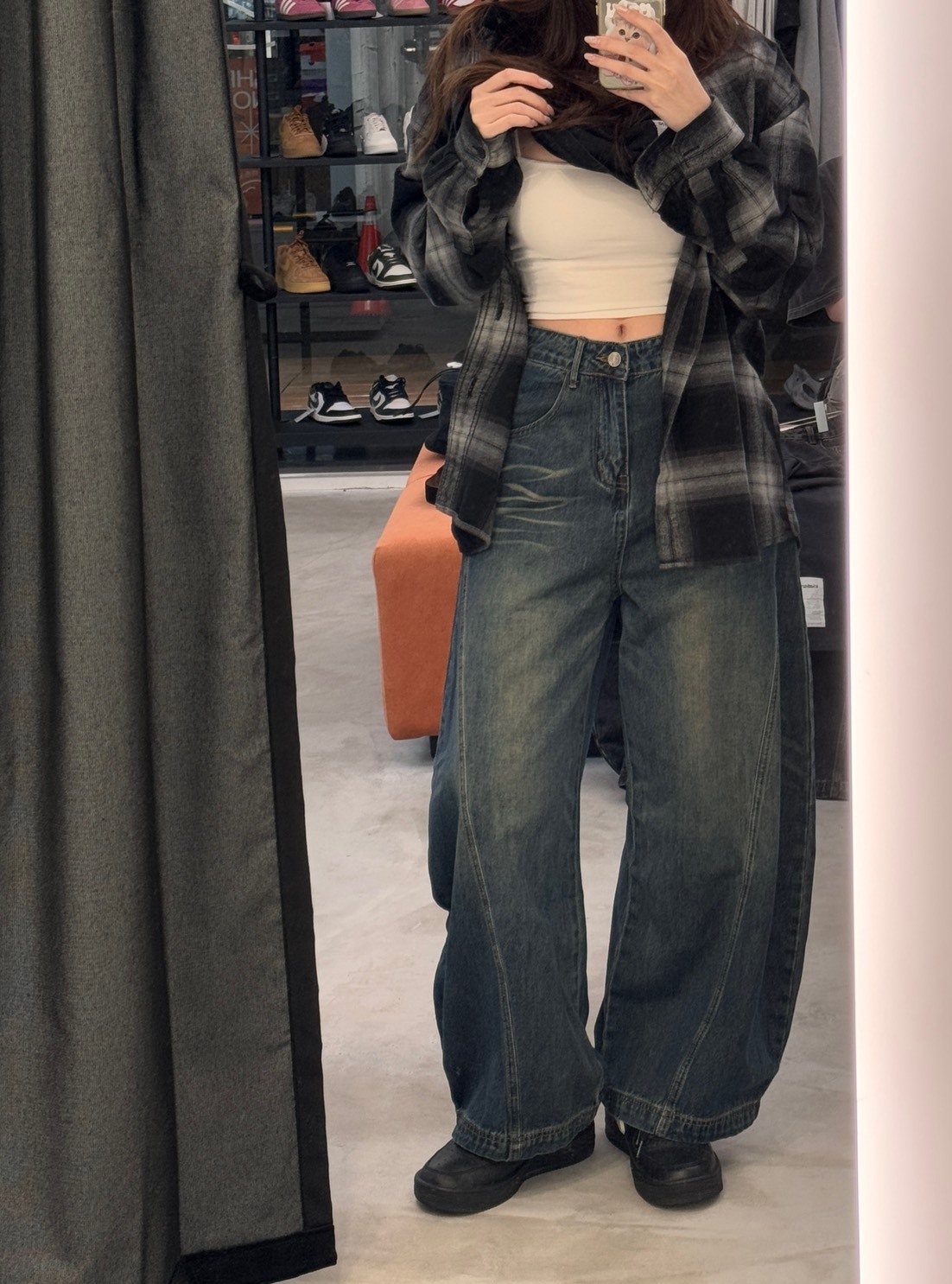 <快速出貨> 今年大勢彎刀褲😍 刷色貓鬚 彎刀牛仔褲