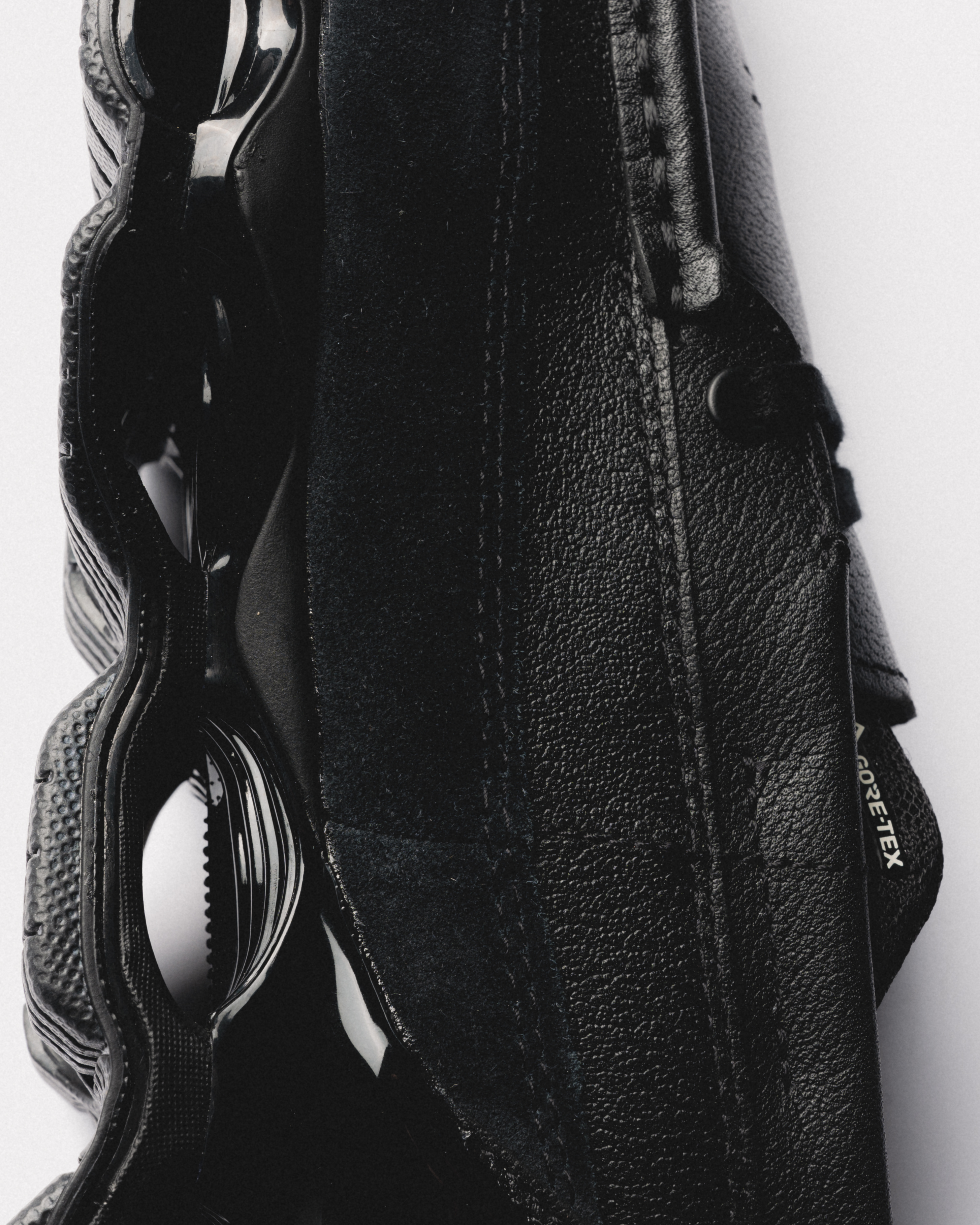 Mizuno Wave Prophecy Moc Goretex | Black