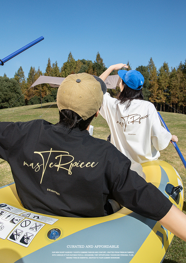 復古草寫字母印花落肩短TEE