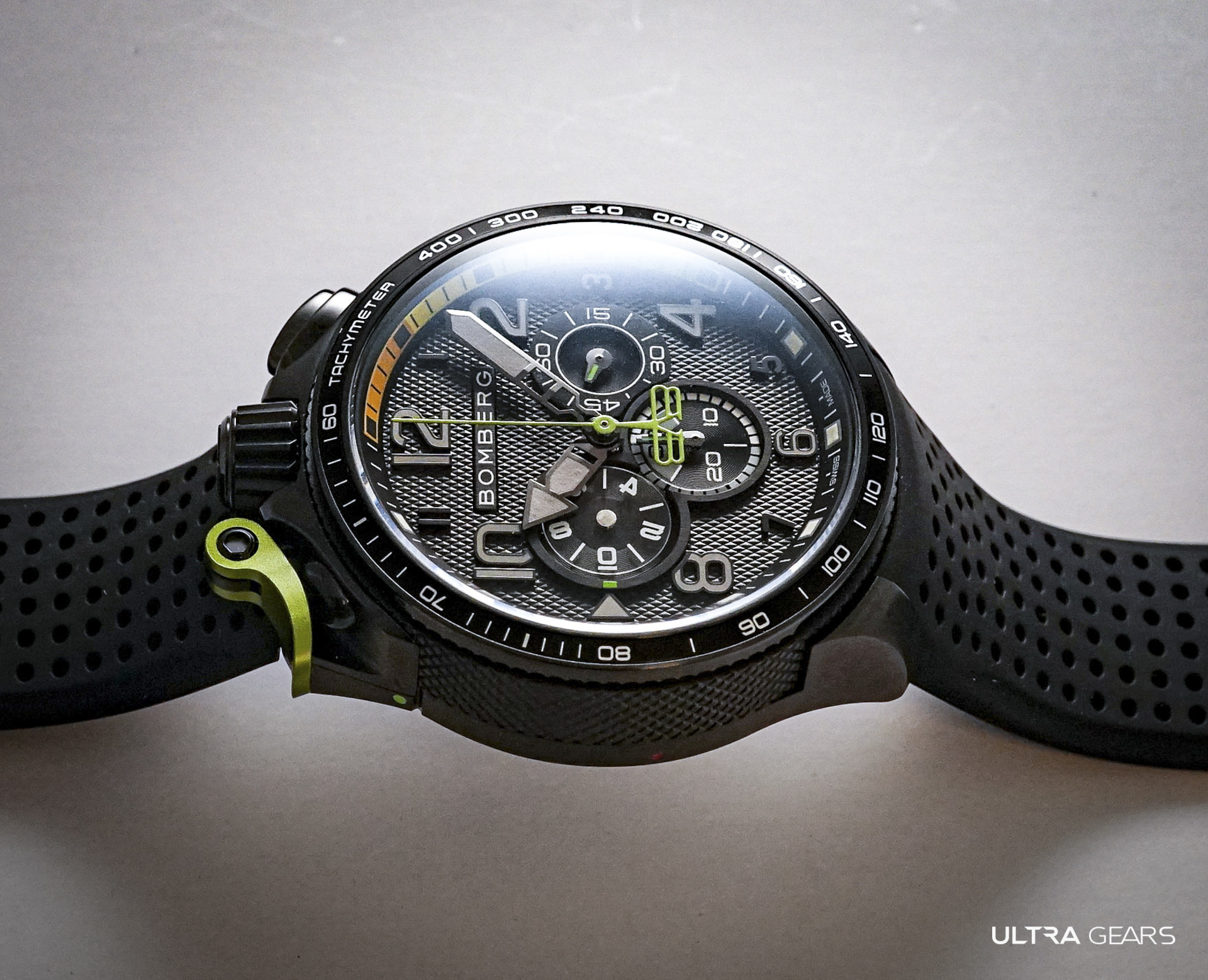 BOMBERG_BOLT-68 Racing_黑綠XL賽車計時碼錶_BS45CHPBA.059-1.10