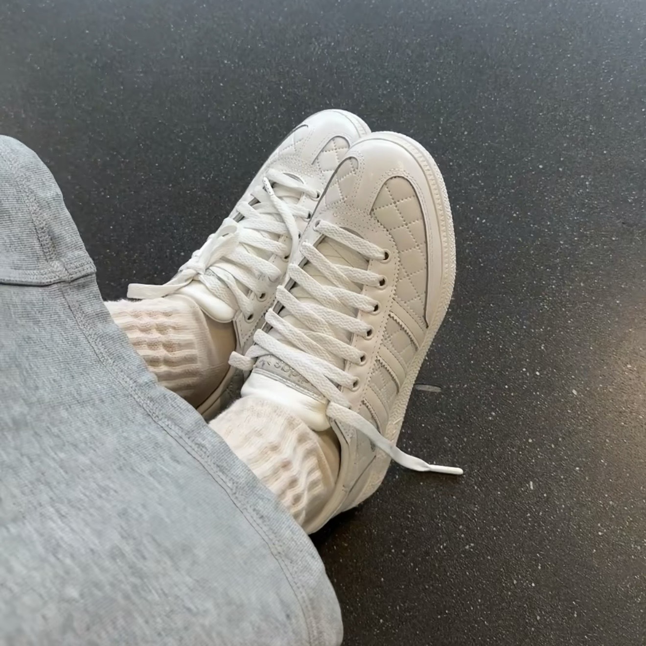 ADIDAS HANDBALL SPEZIAL 全白 小香風 菱格紋 漆皮 拼接 男女鞋 KJ0854