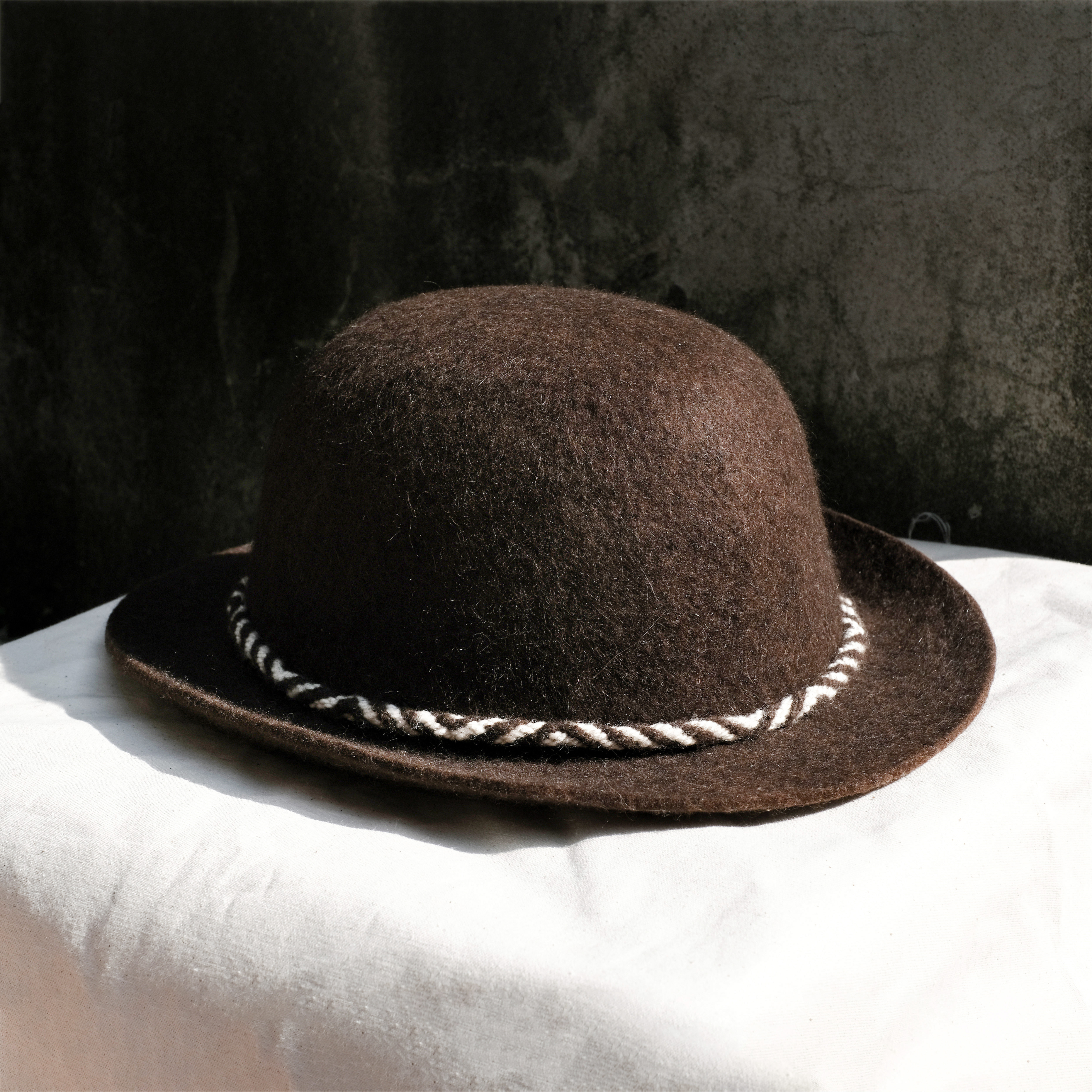 手工毛氈圓禮帽｜氂牛絨－棕色 (M) 編織帽帶｜中國藏區