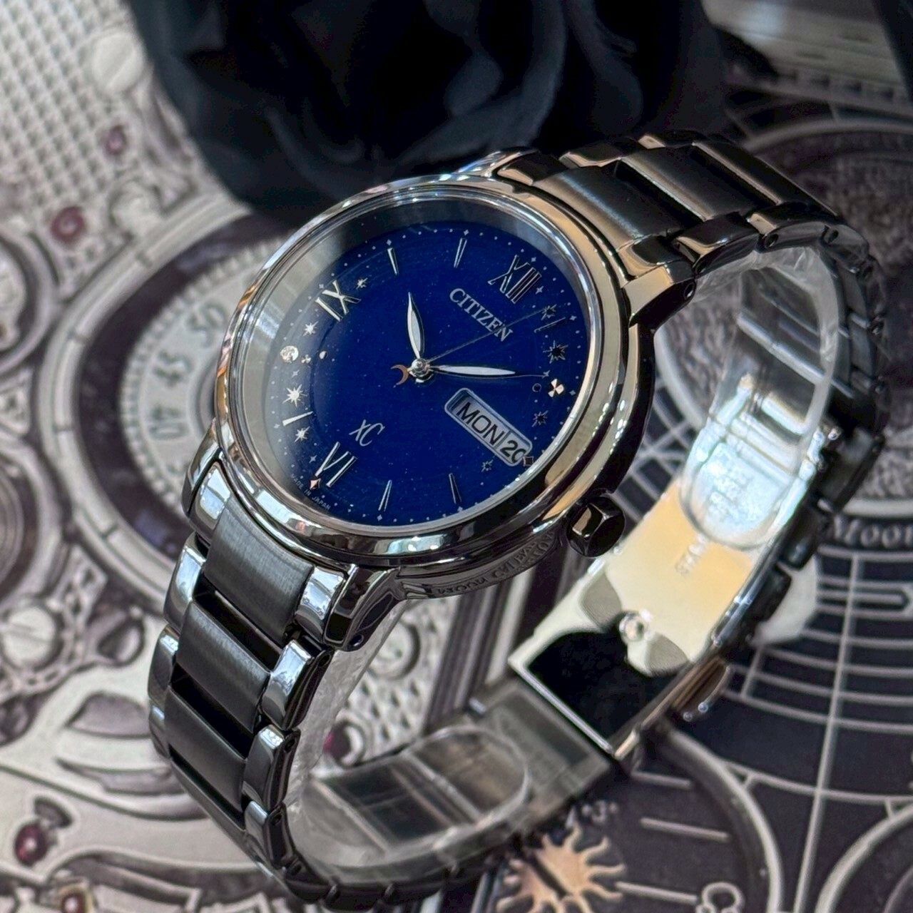 【CITIZEN 星辰】HEBE田馥甄聯名款 限量 甄星閃耀光動能女錶EW2428-59L 32.5mm 現代鐘錶