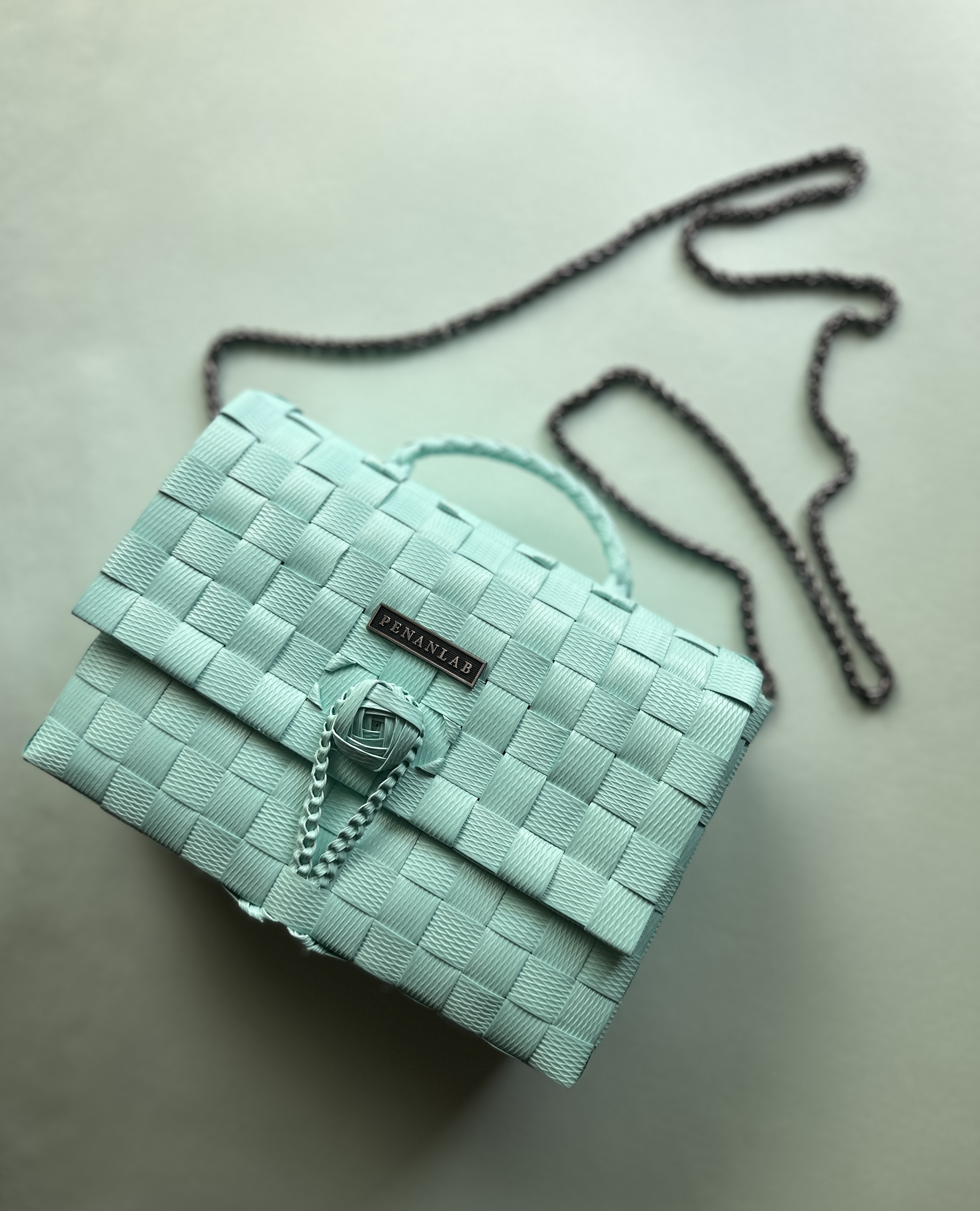 Penan Lattice Box with metal chain