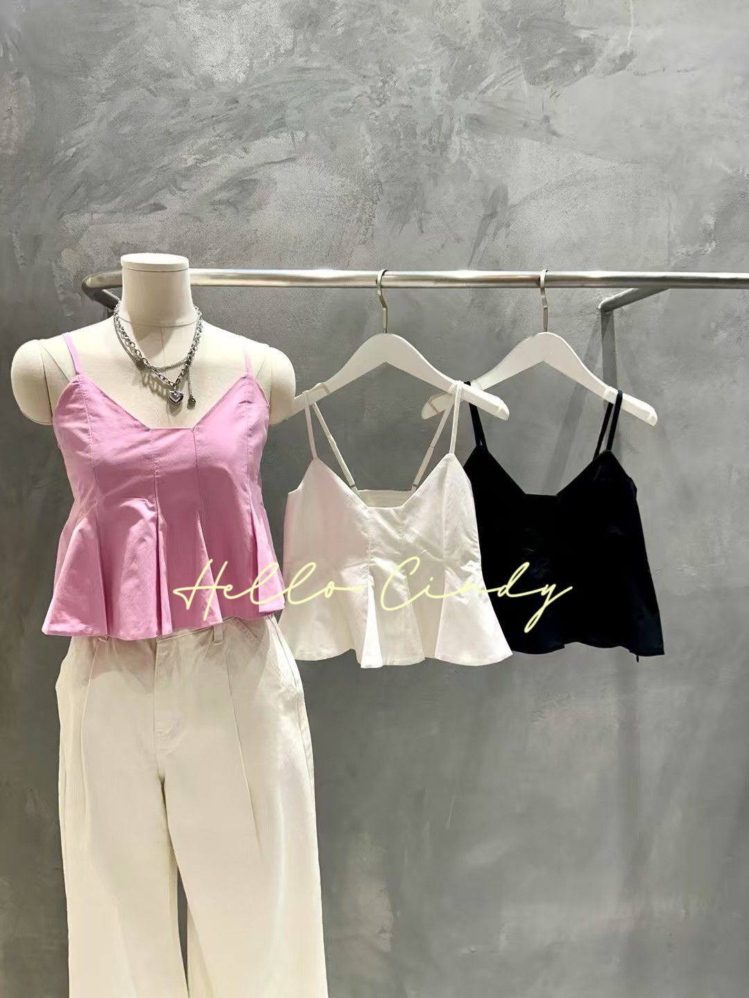 N04001 現貨-正韓設計師品牌百褶造型細肩帶上衣