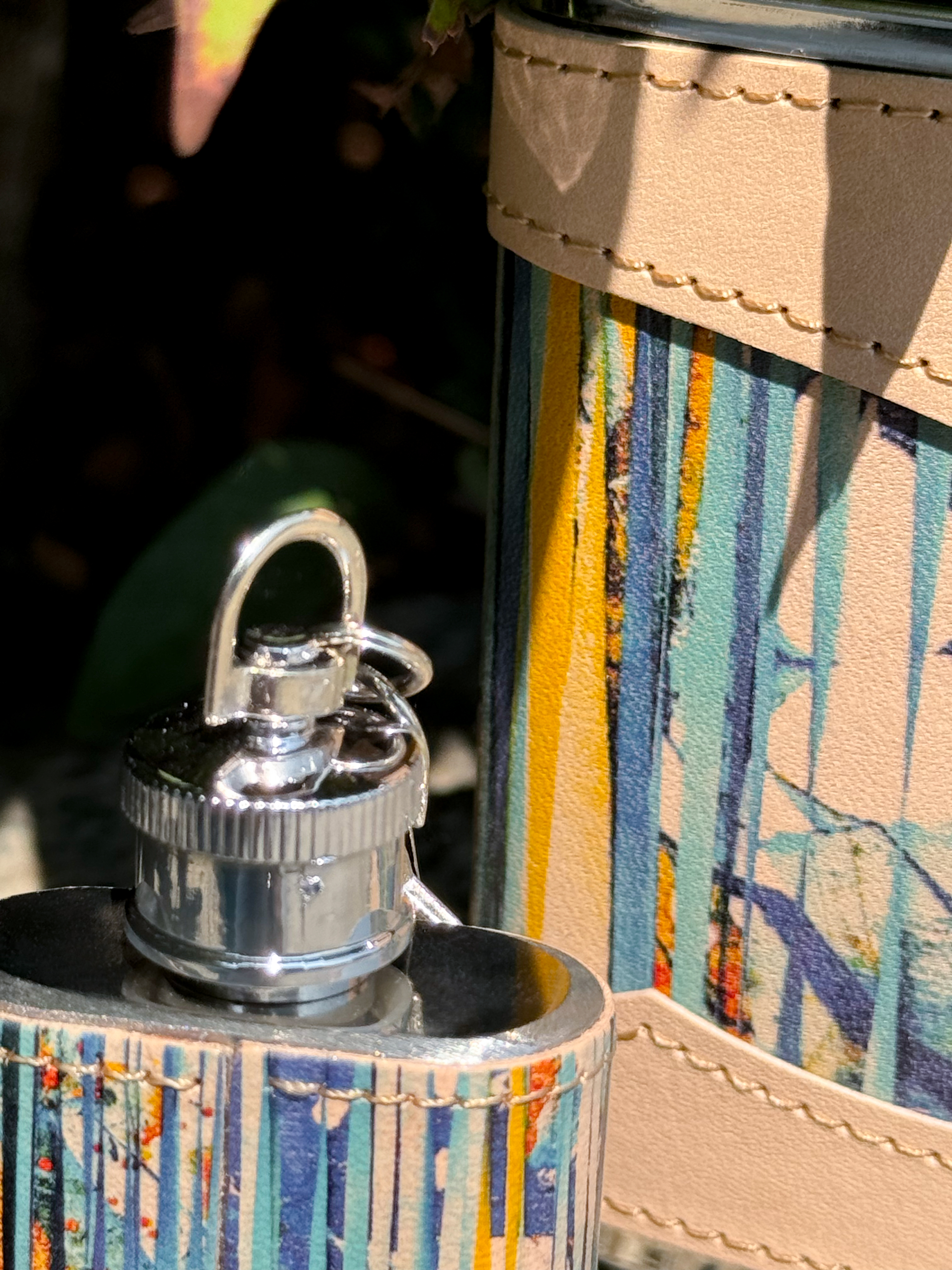 【藝術家聯名】1OZ 真皮不鏽鋼烈酒酒壺（附漏斗）