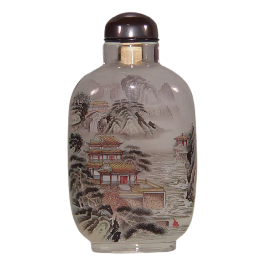 山戀擁翠鼻煙壺 青山環繞勾勒詩意山水與自然靜謐