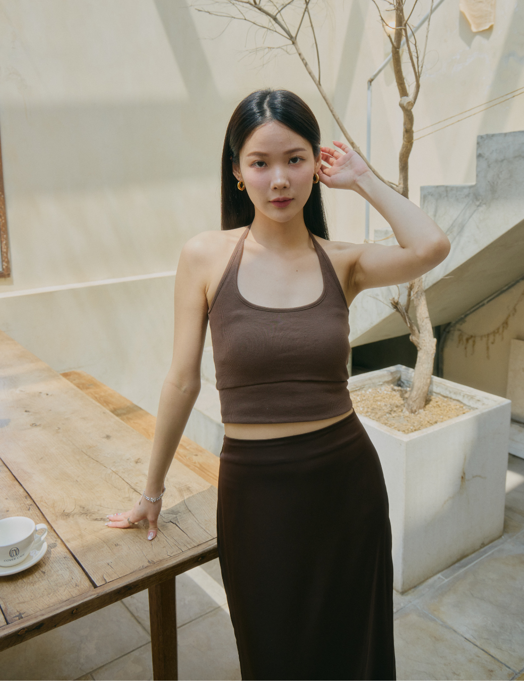 繞脖坑條Bra Top短版背心（咖色/3尺寸）