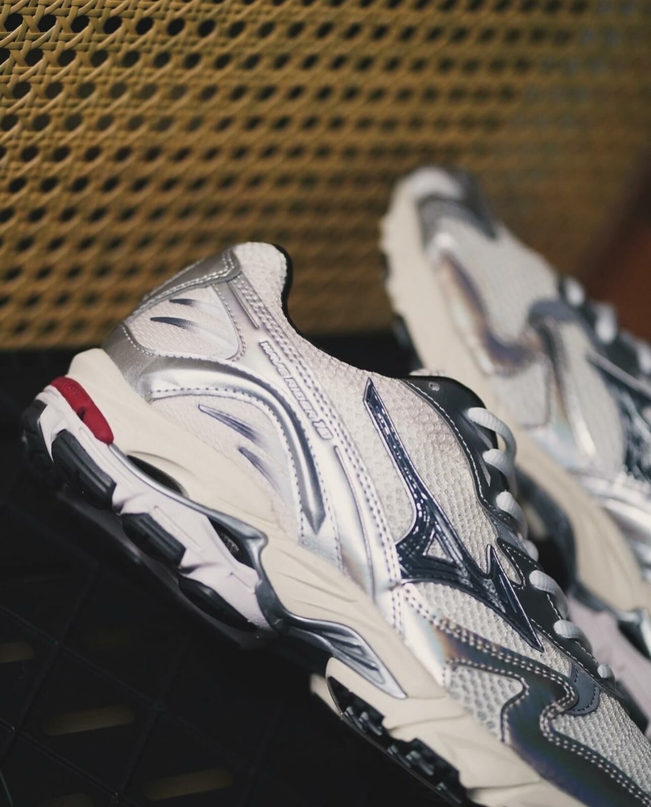 現貨| MIZUNO WAVE RIDER 10 Snow White/Black Sand/Rythmic Red | D1GA243111