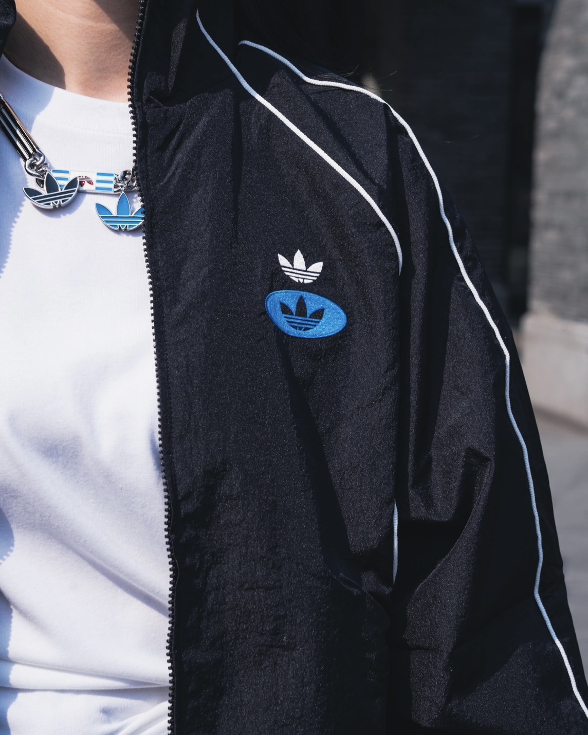 【現貨】<台灣未上市!!>Adidas Originals Racing V-day 印花 LOGO 立領 機車外套 黑