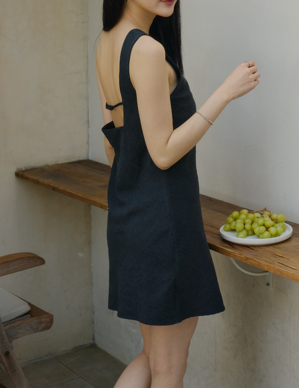 絨面露背造型短洋裝（3尺寸）