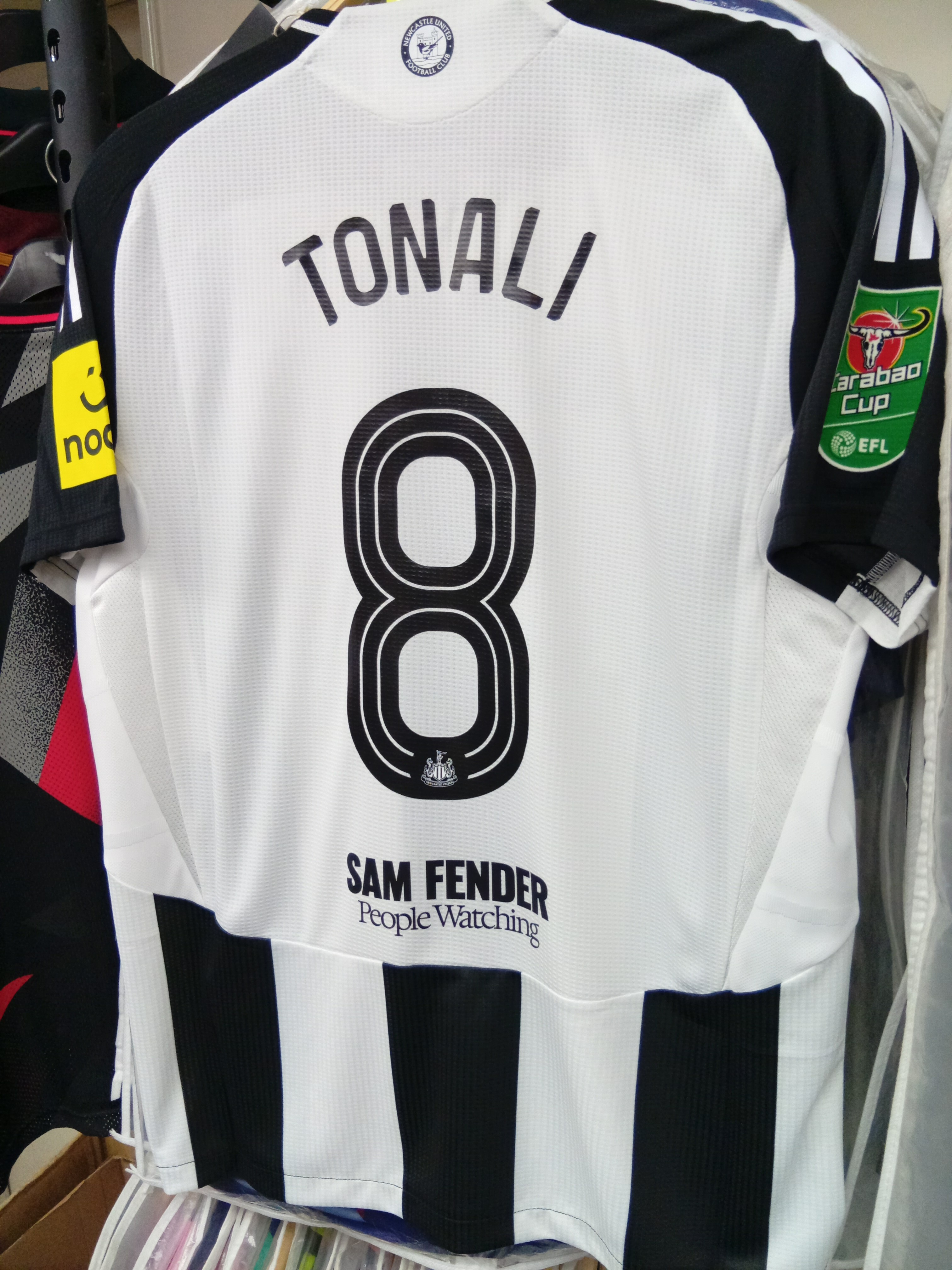 [預訂]24-25紐卡素主場聯賽杯決賽版球衣