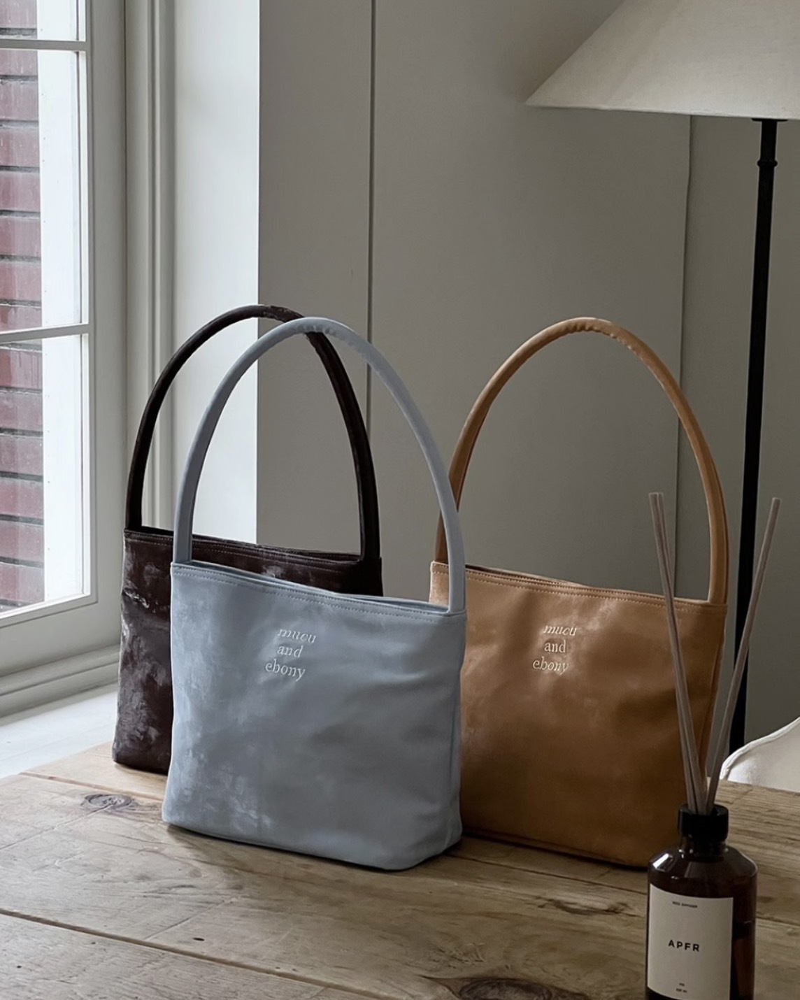 <濟州島名產 Jennie 同款>Mucu And Ebony Nearbreeze Bag 韓國 限定 絨面材質 手提包 5色