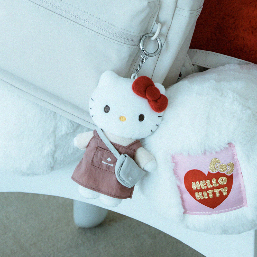 snow peak X Hello Kitty Keyring 娃娃吊飾鑰匙圈S25SWFSU87