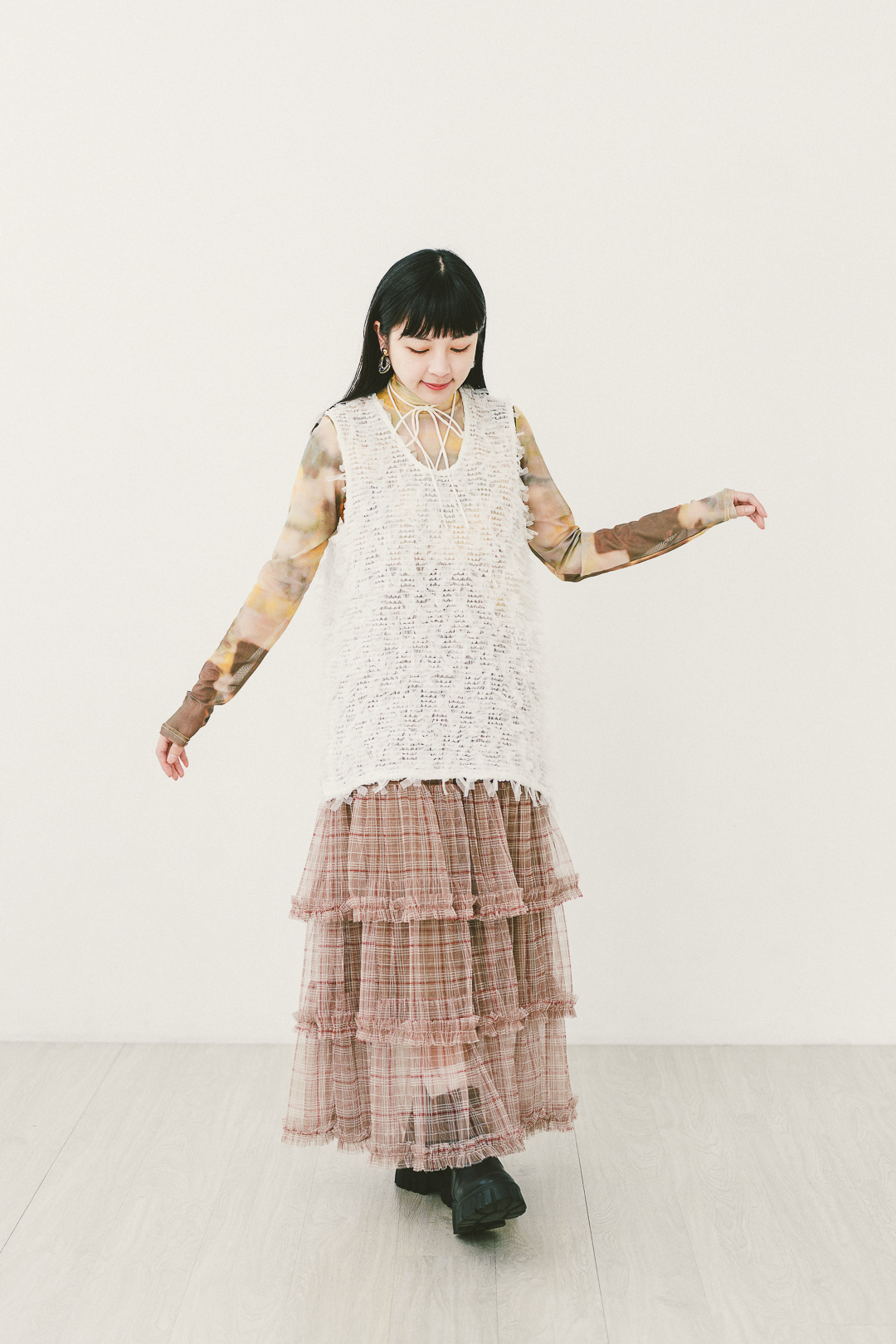 羽紗獨白！羽毛薄紗背心(兩色-純白)