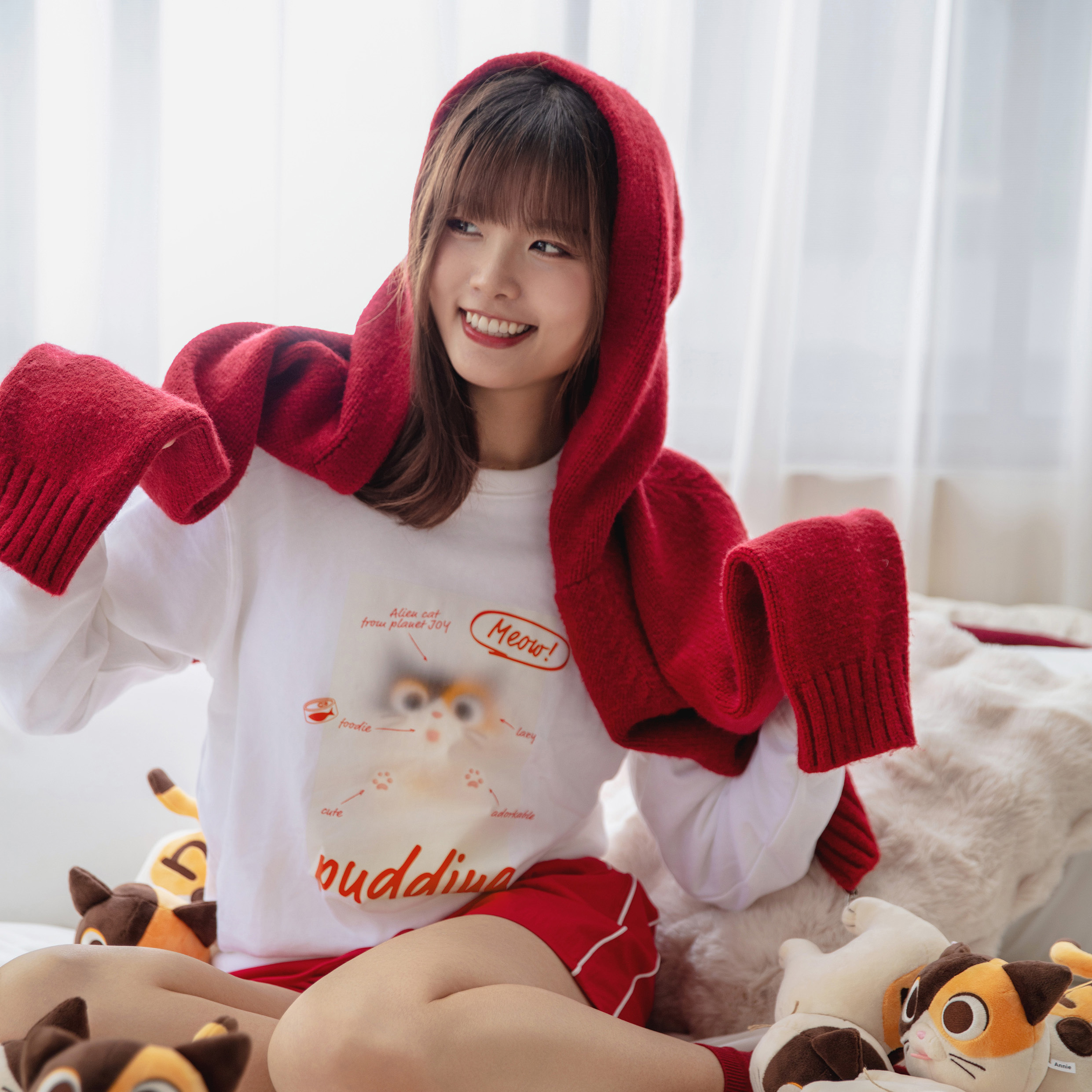 布丁躲貓貓 大學T