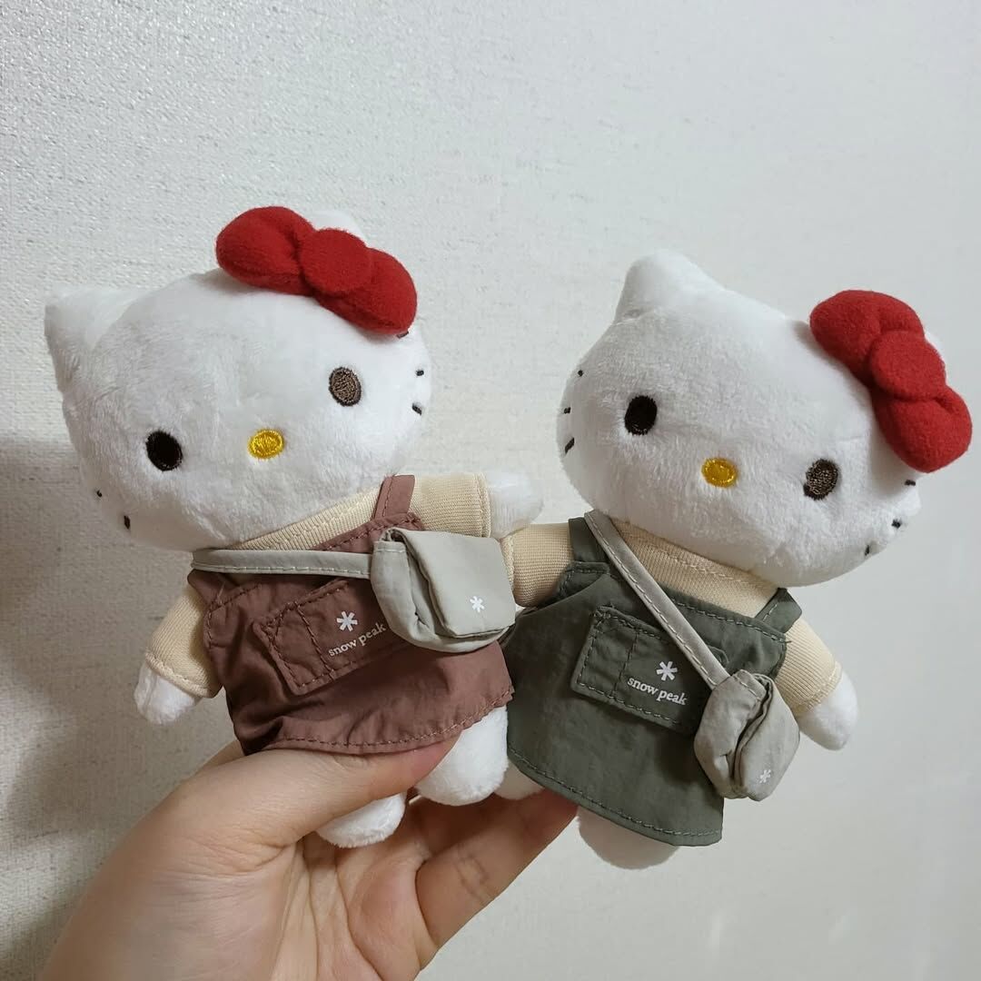 韓國代購Snow Peak x Hello Kitty 限量聯名娃娃鑰匙圈吊飾