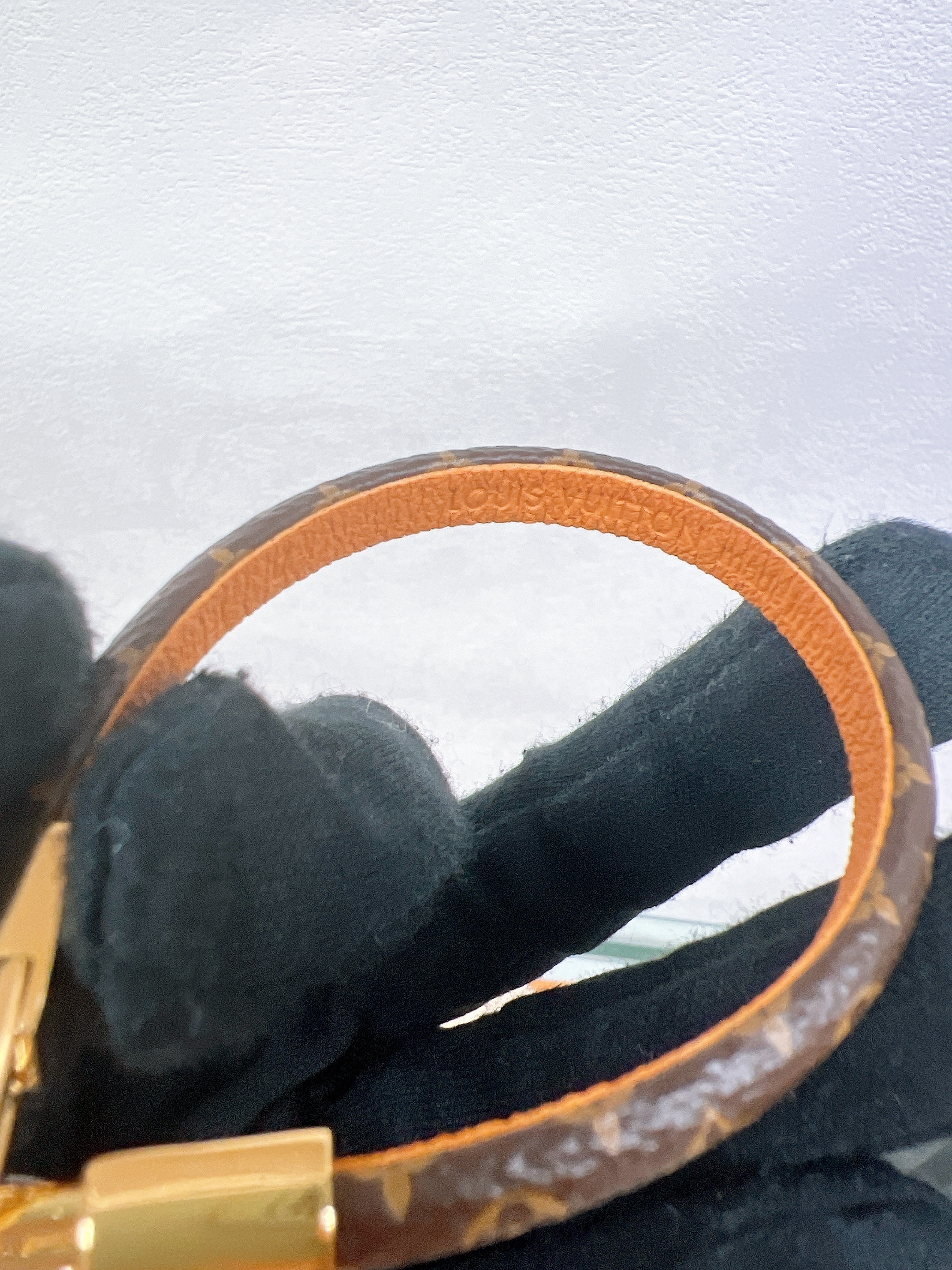 *Unused* Lv bracelet speedy charm