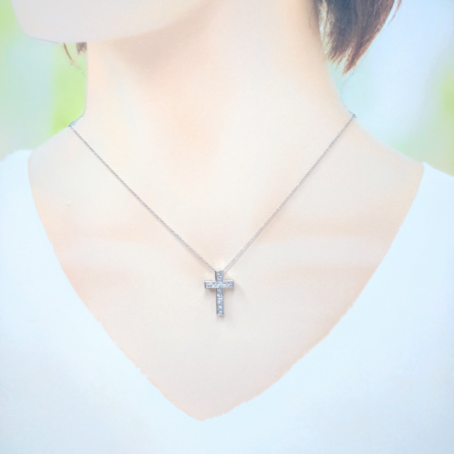 18K White Gold 0.81ct Diamond Pendant