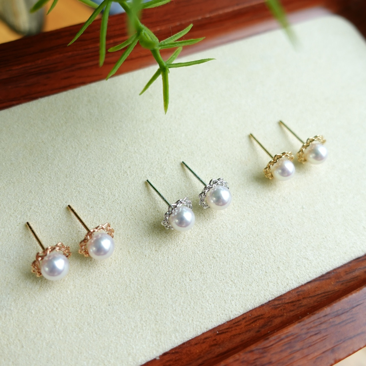 18K金手工扭紋Akoya珍珠耳釘 (5.5-6mm)