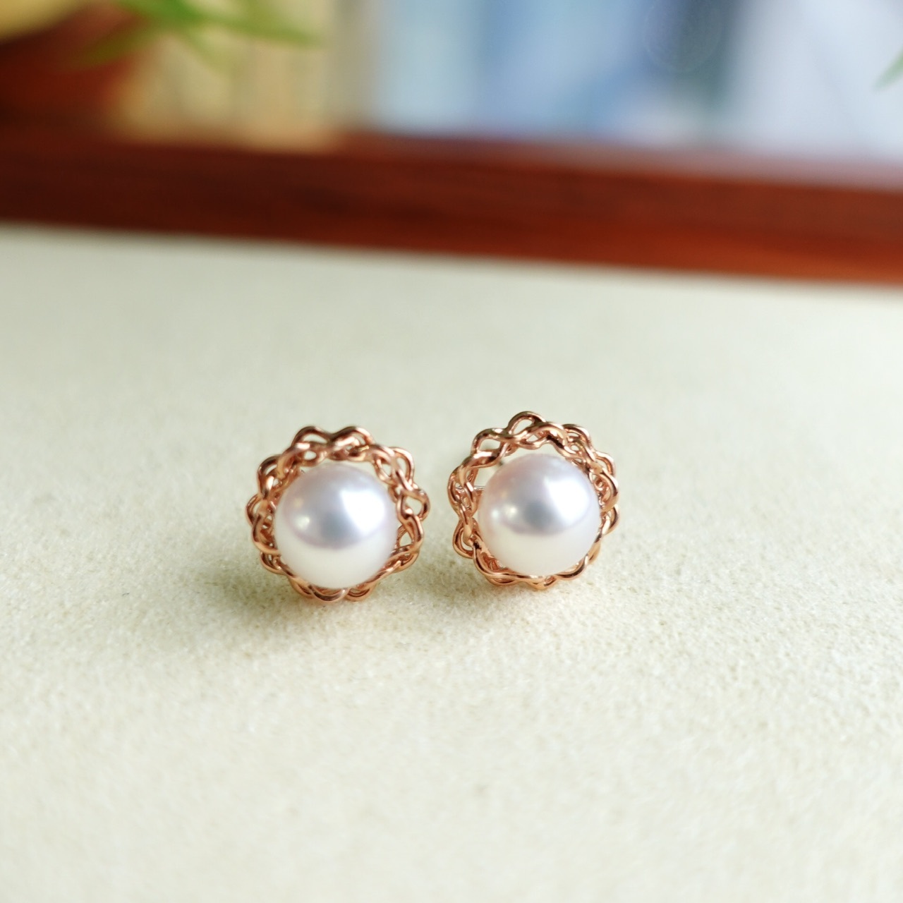 18K金手工扭紋Akoya珍珠耳釘 (5.5-6mm)