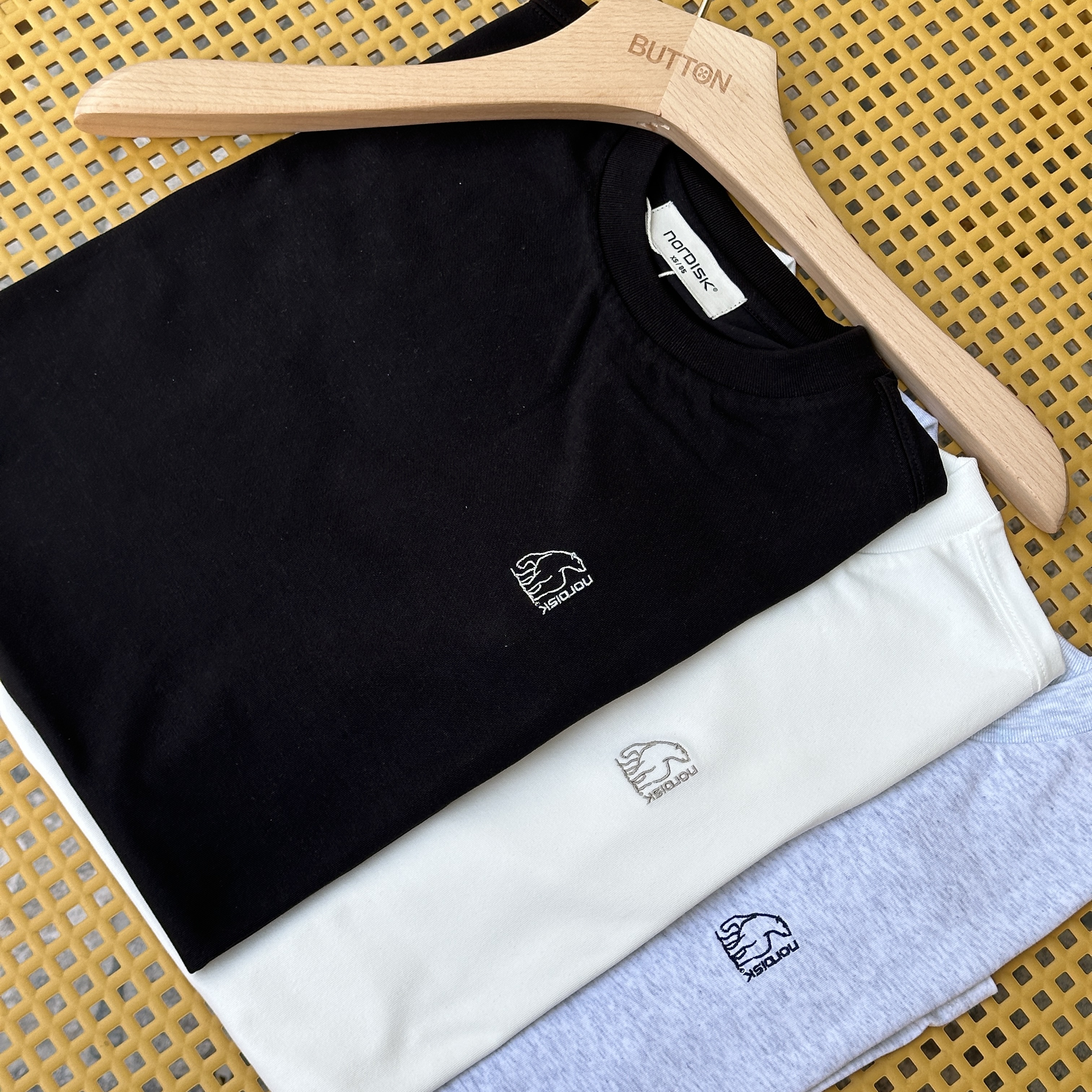 【現貨】Nordisk 女款 胸前 刺繡小logo 短tee OWM24225