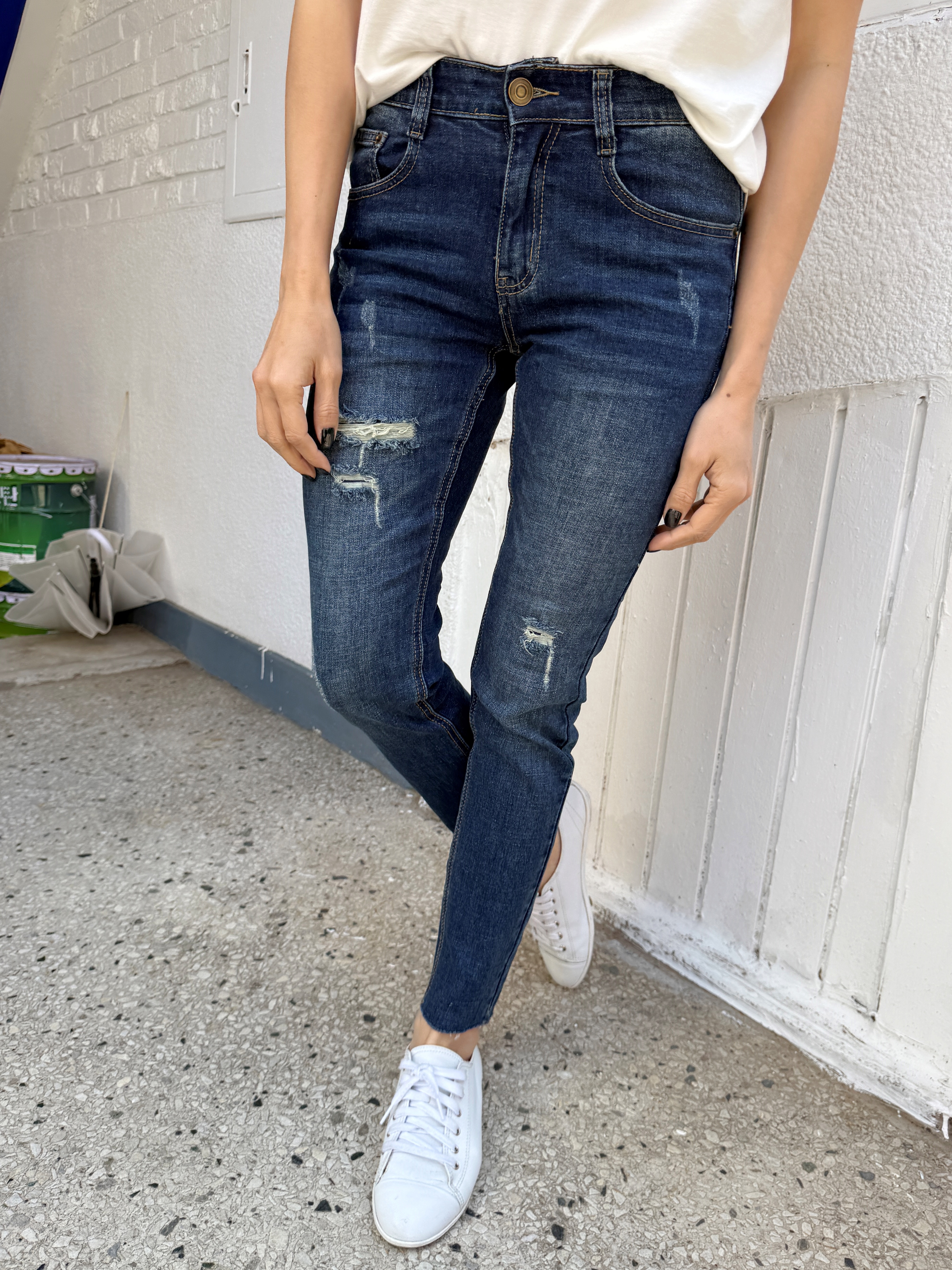 正韓 GOAT顯瘦補釘鬆緊牛仔小直筒 (深藍)